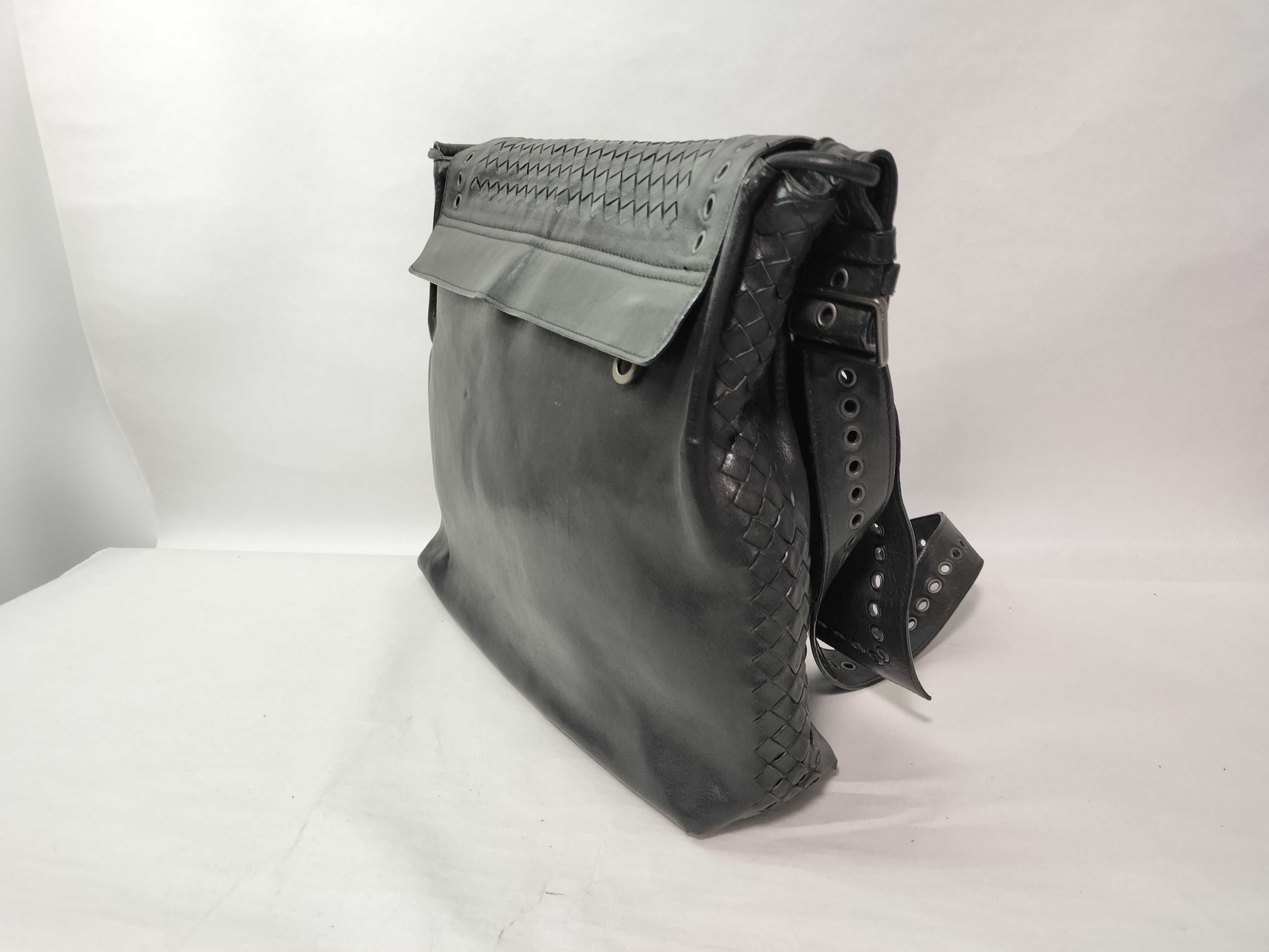 Intrecciato Shoulder Bag, Black Messenger Bag — view 3
