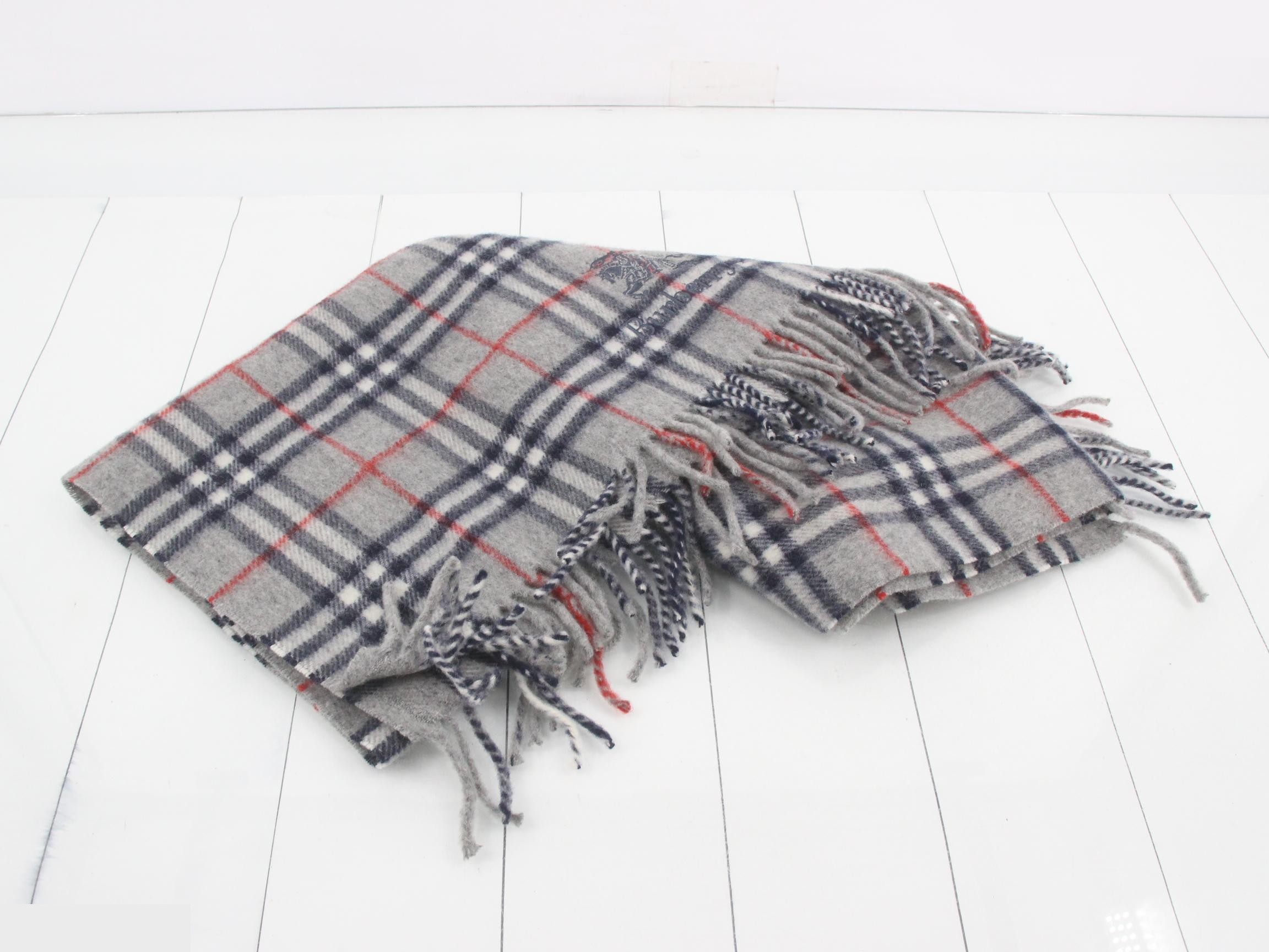 Other items: accessories, shawls (lap blankets) — view 3