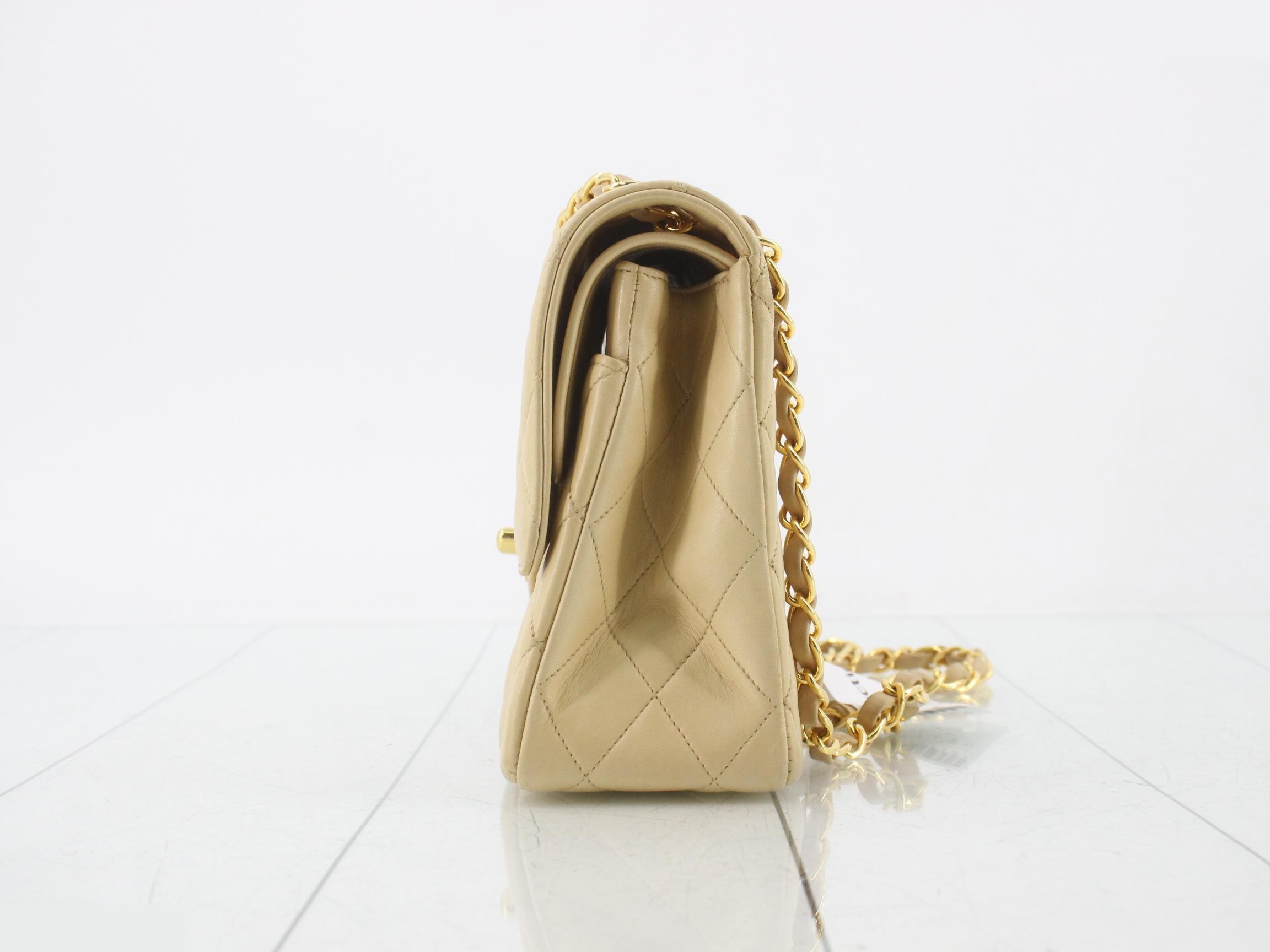 Matelassé Paris Limited Edition Beige Chain Shoulder Bag — view 3