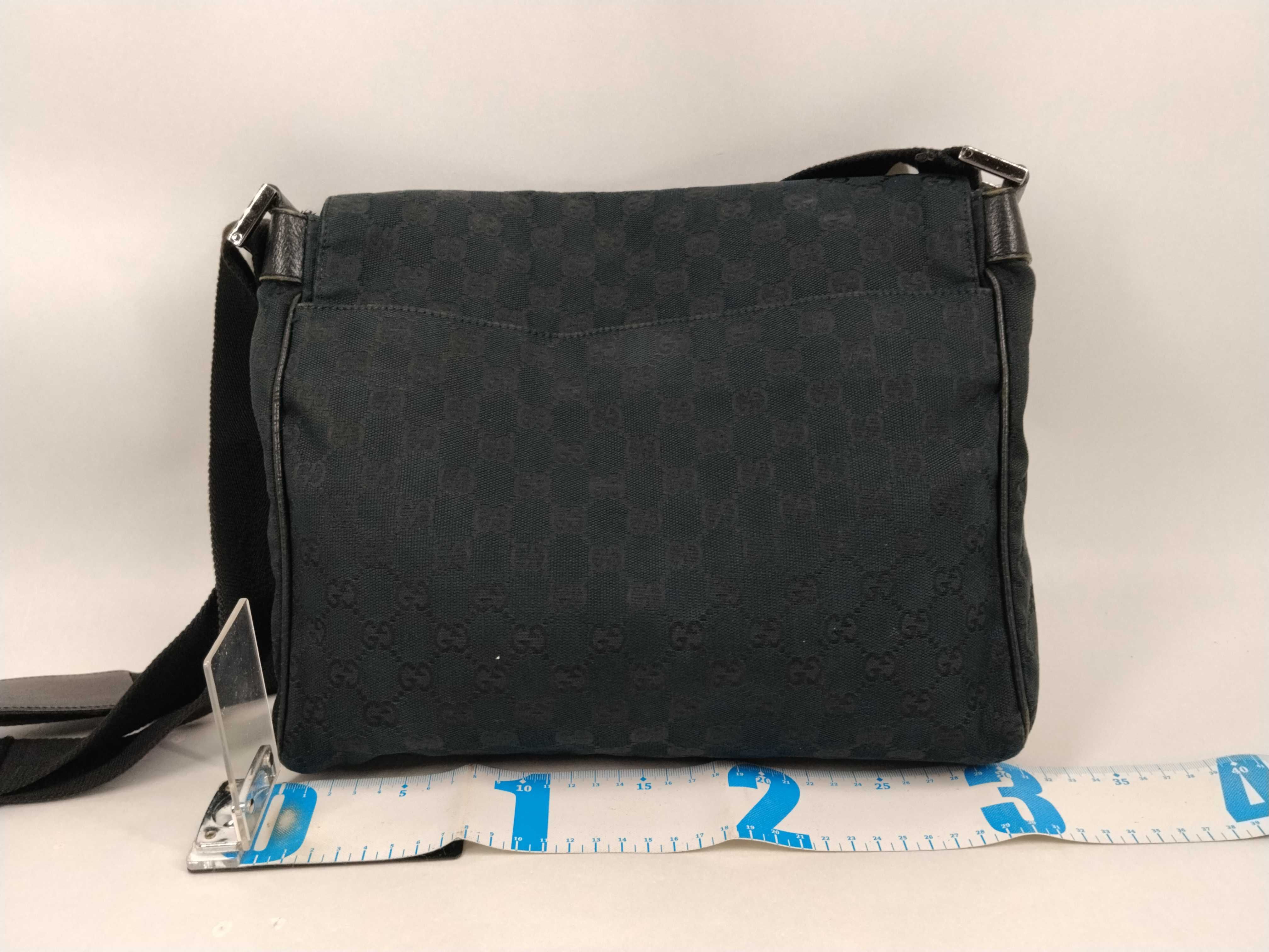 GG Canvas Shoulder Bag — view 2