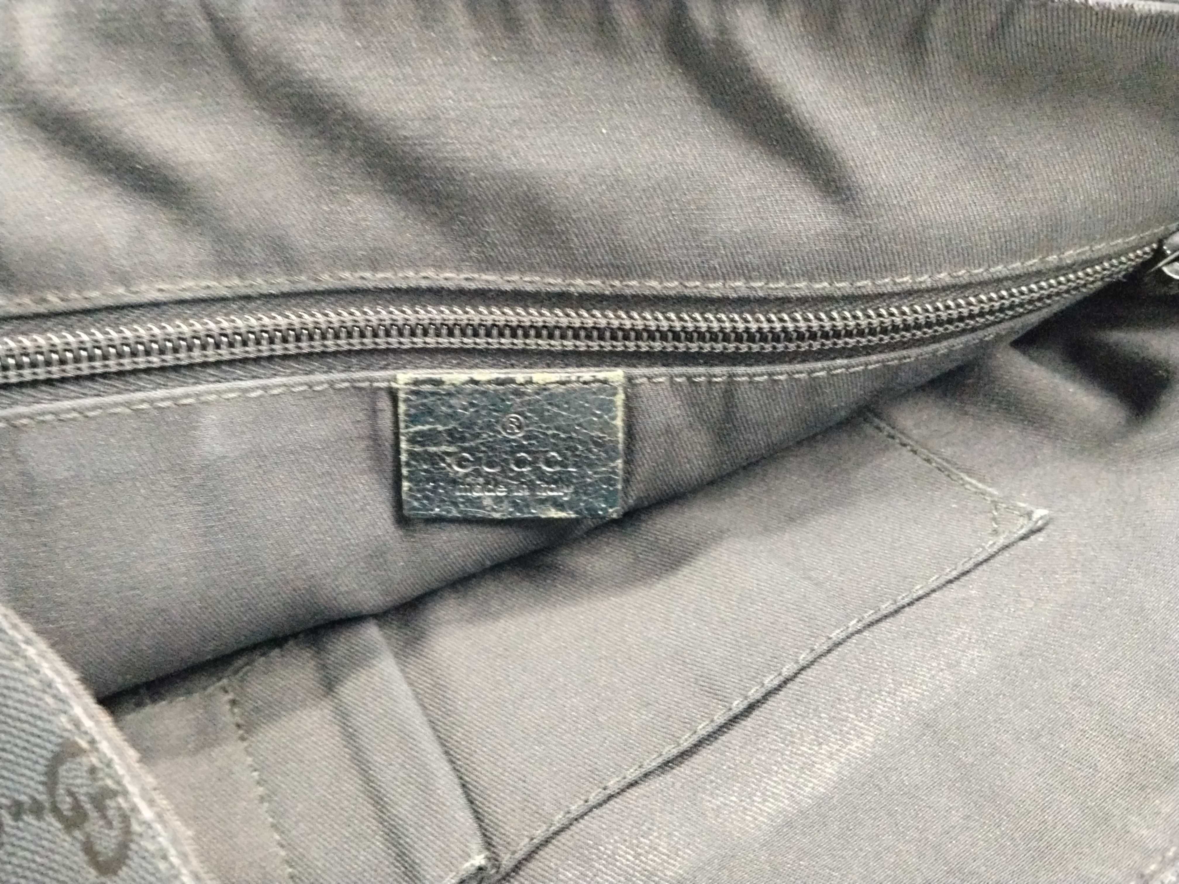 GG Canvas Shoulder Bag — view 15