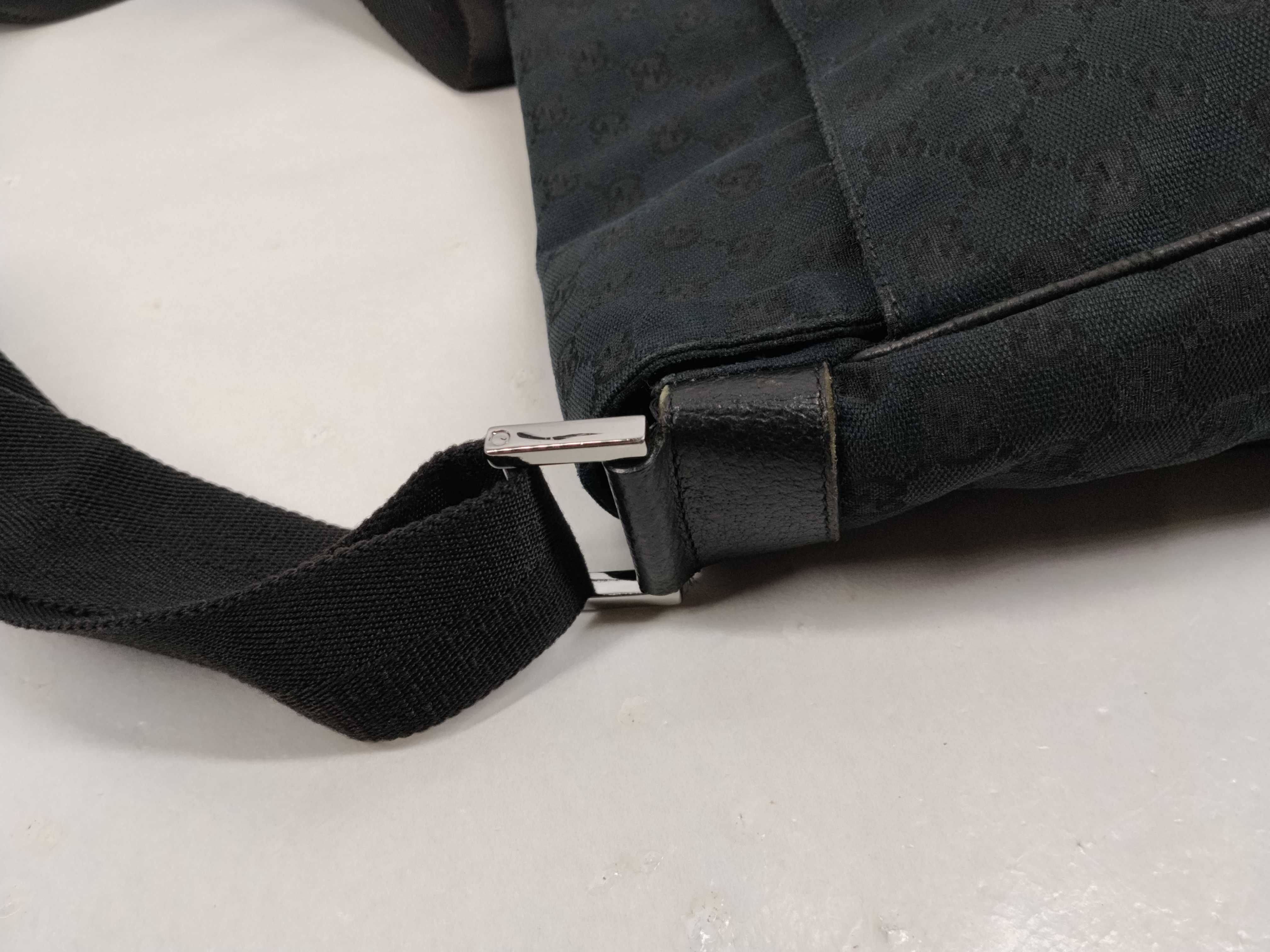 GG Canvas Shoulder Bag — view 5