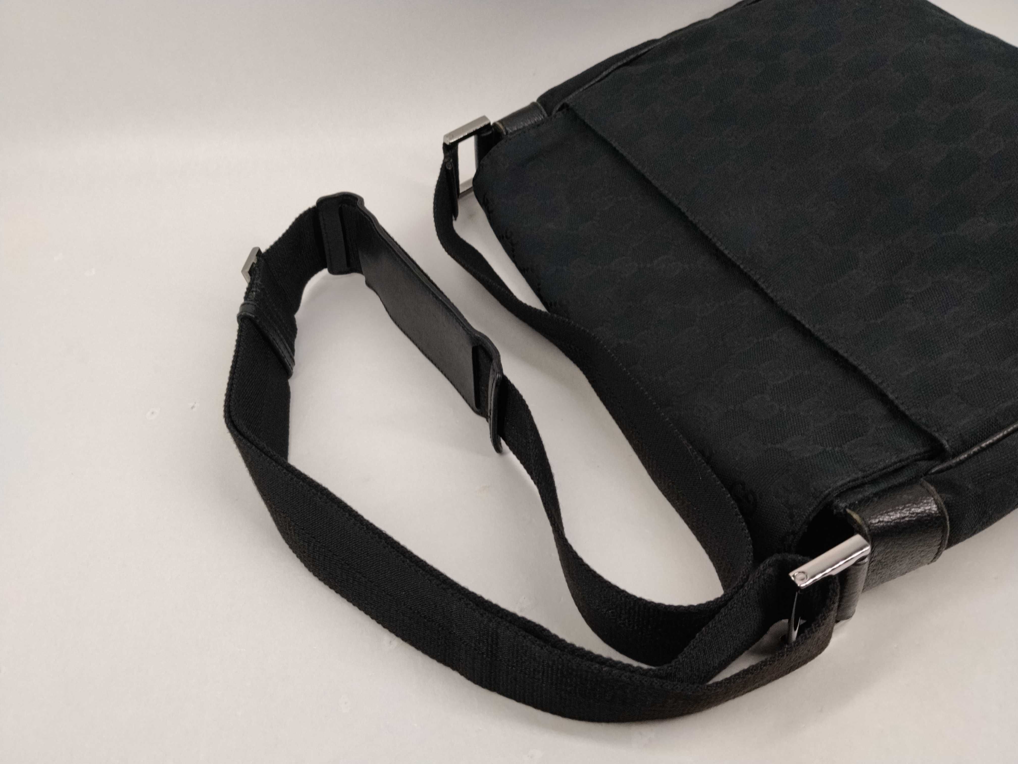 GG Canvas Shoulder Bag — view 6