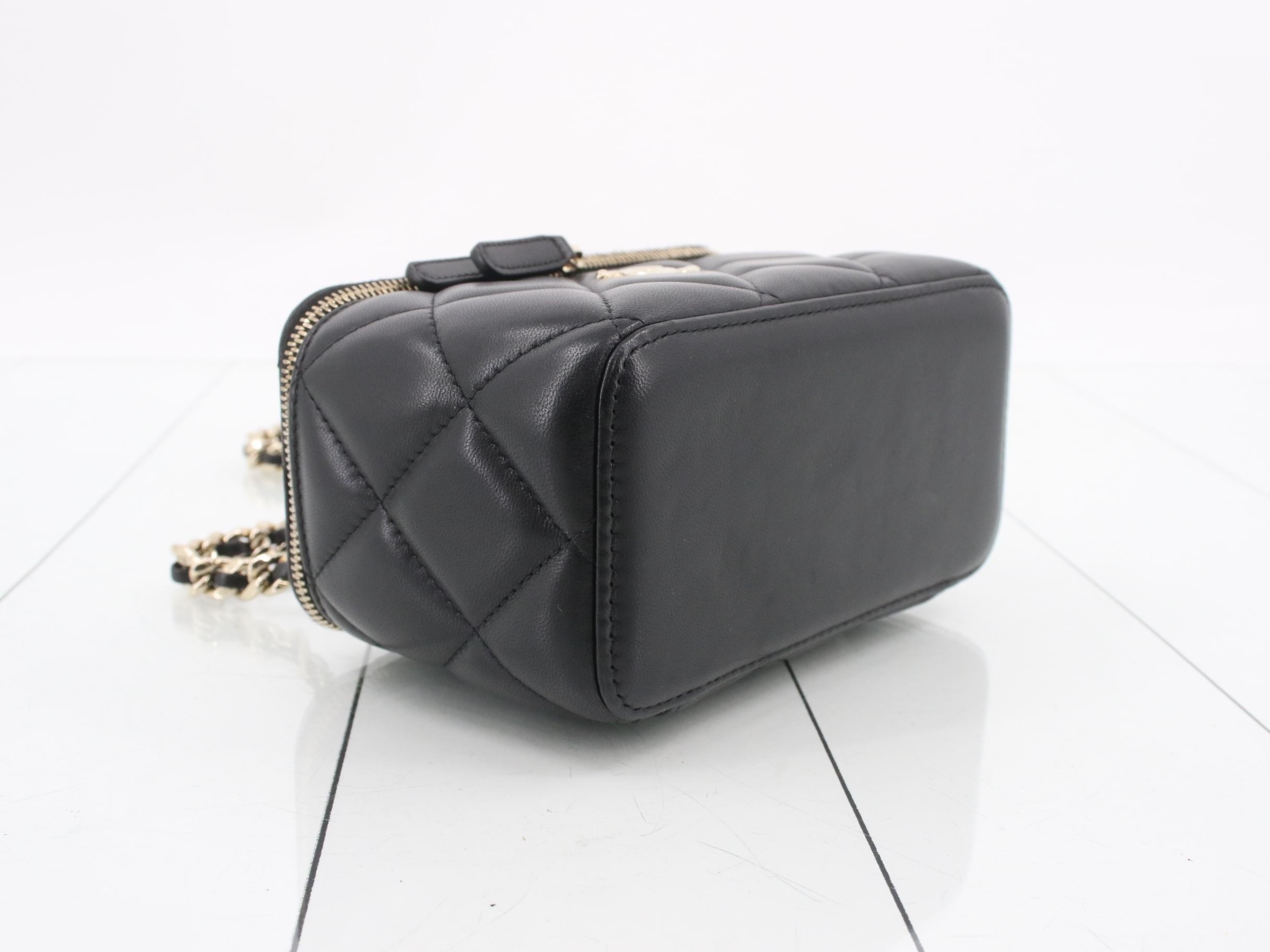 Black lambskin, gold hardware, large chain shoulder vanity case — view 5