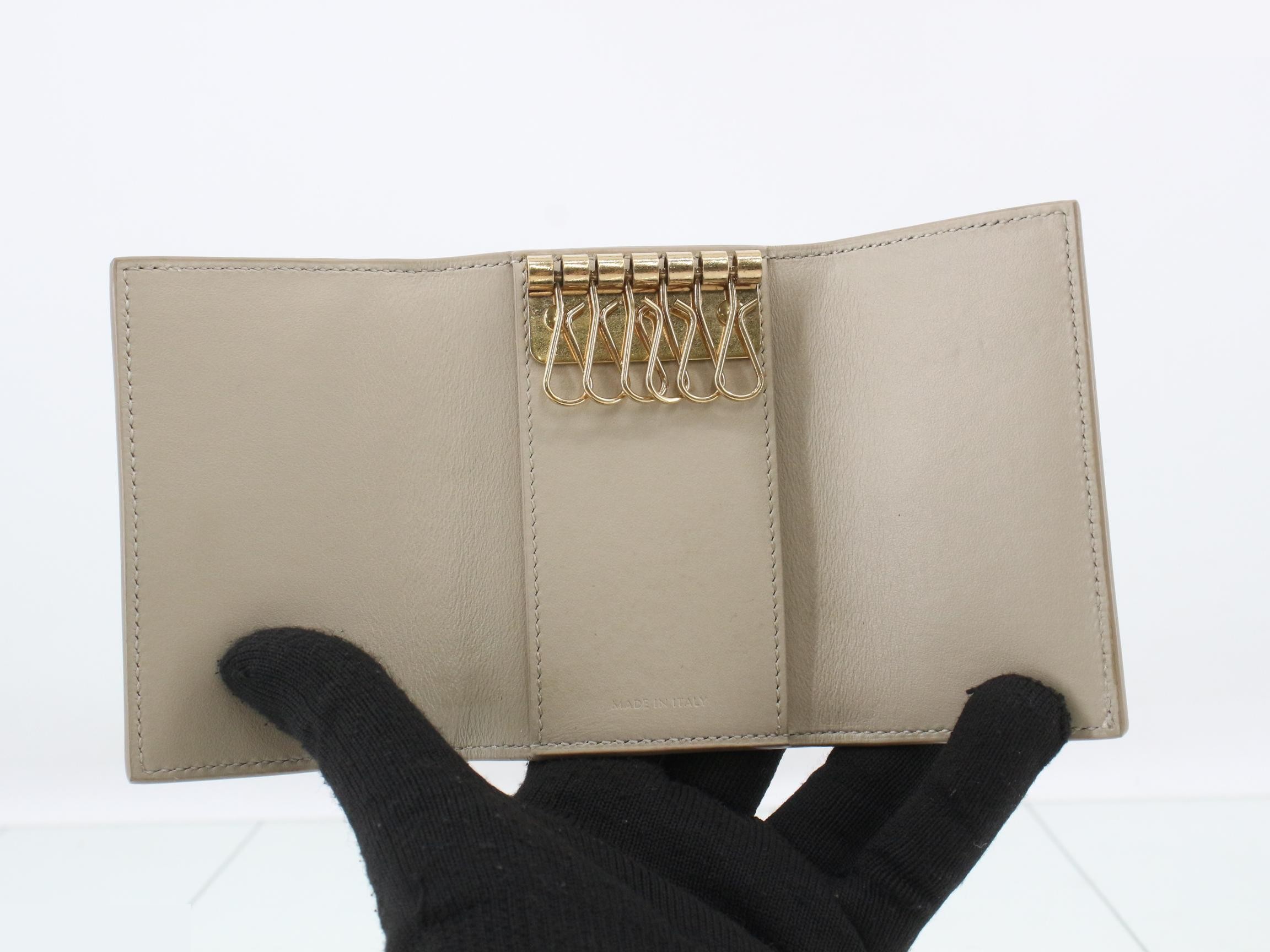 6-key case — view 4