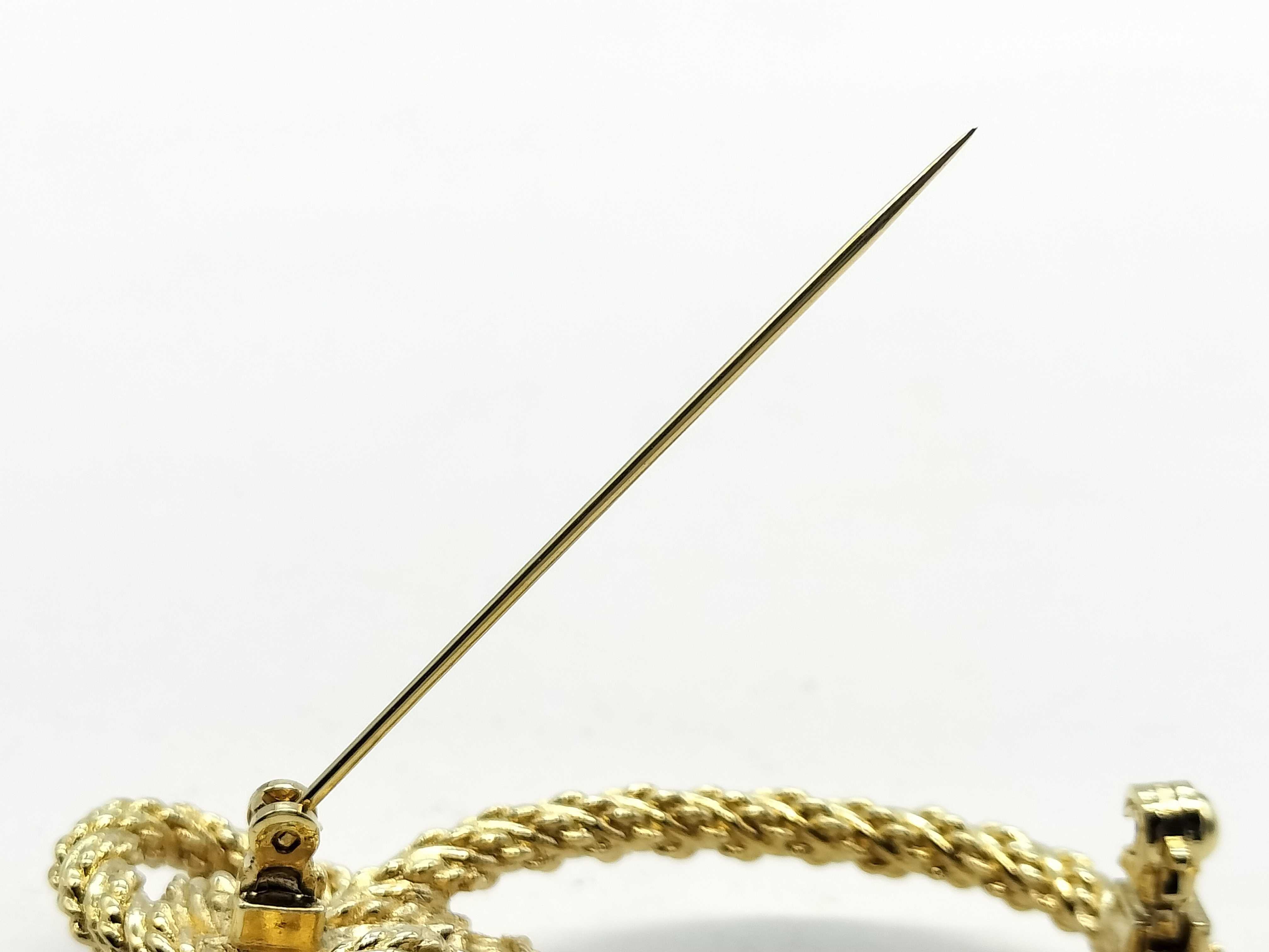 brooch — view 4