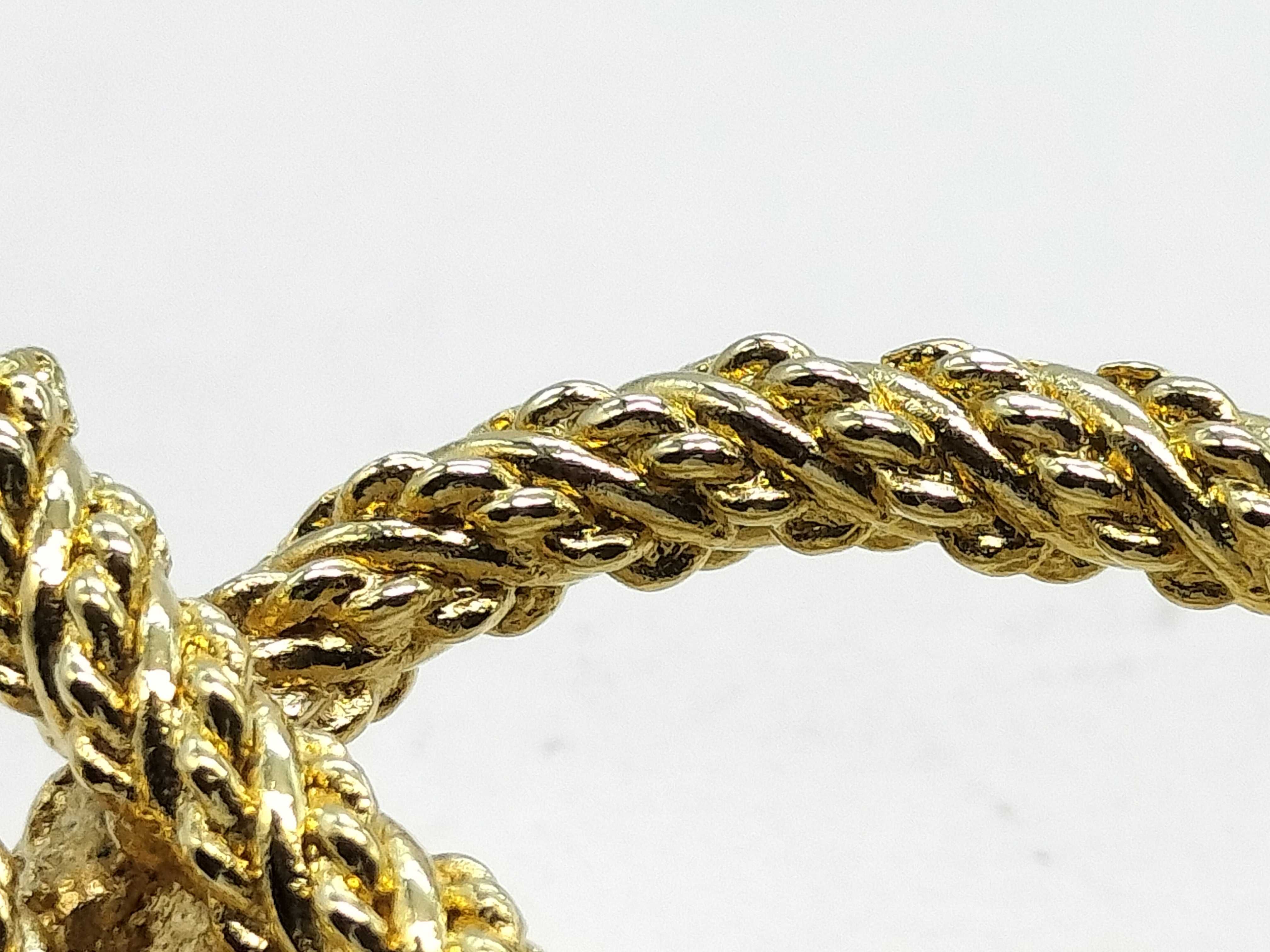 brooch — view 6