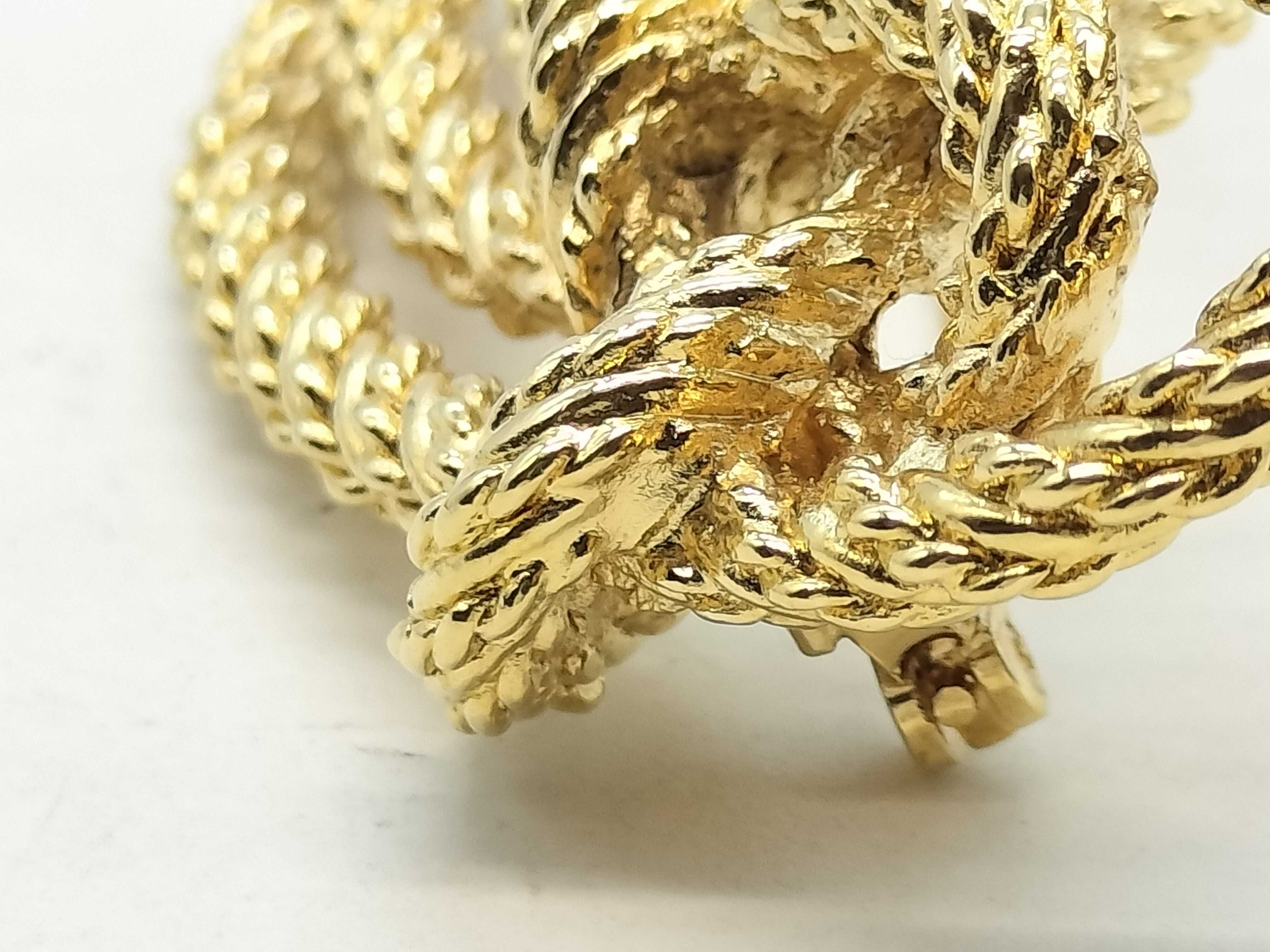 brooch — view 8