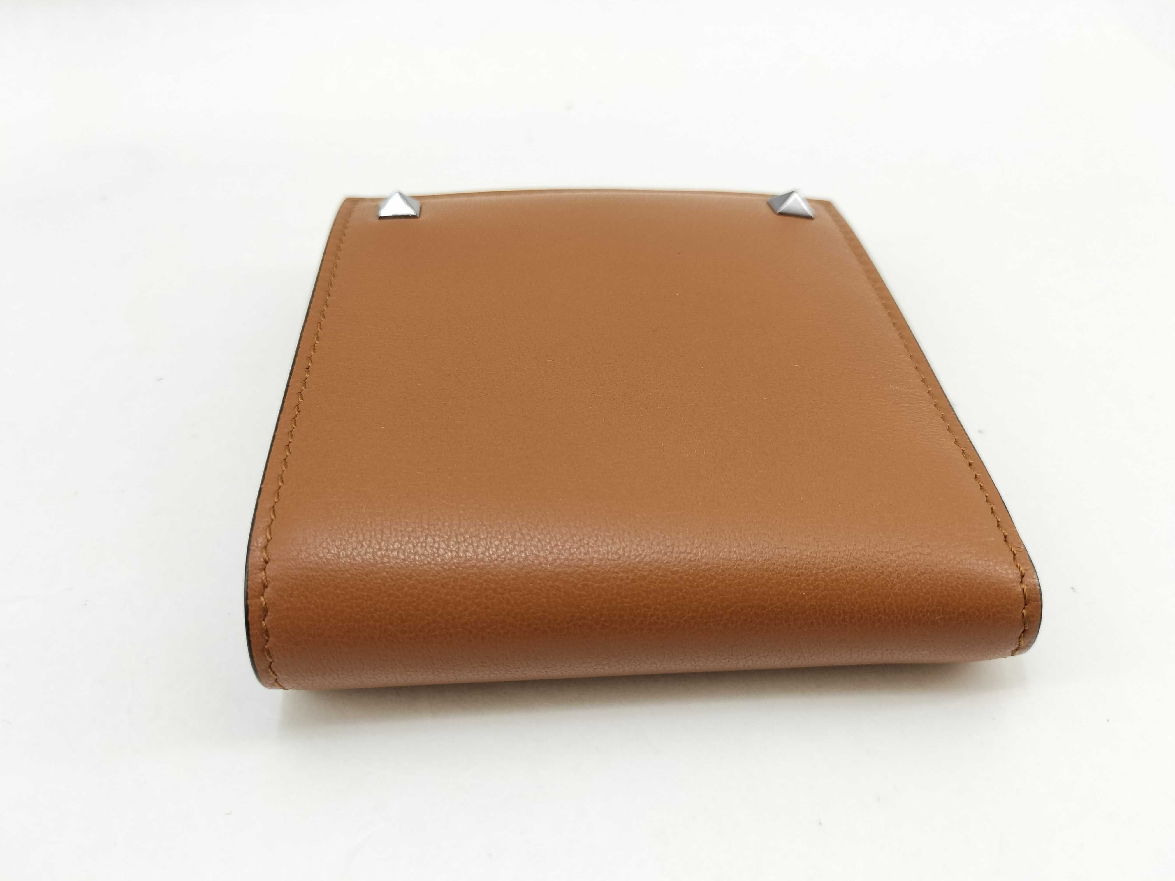 bi-fold wallet. Accessories: Box, dust bag, bill compartment. — view 5