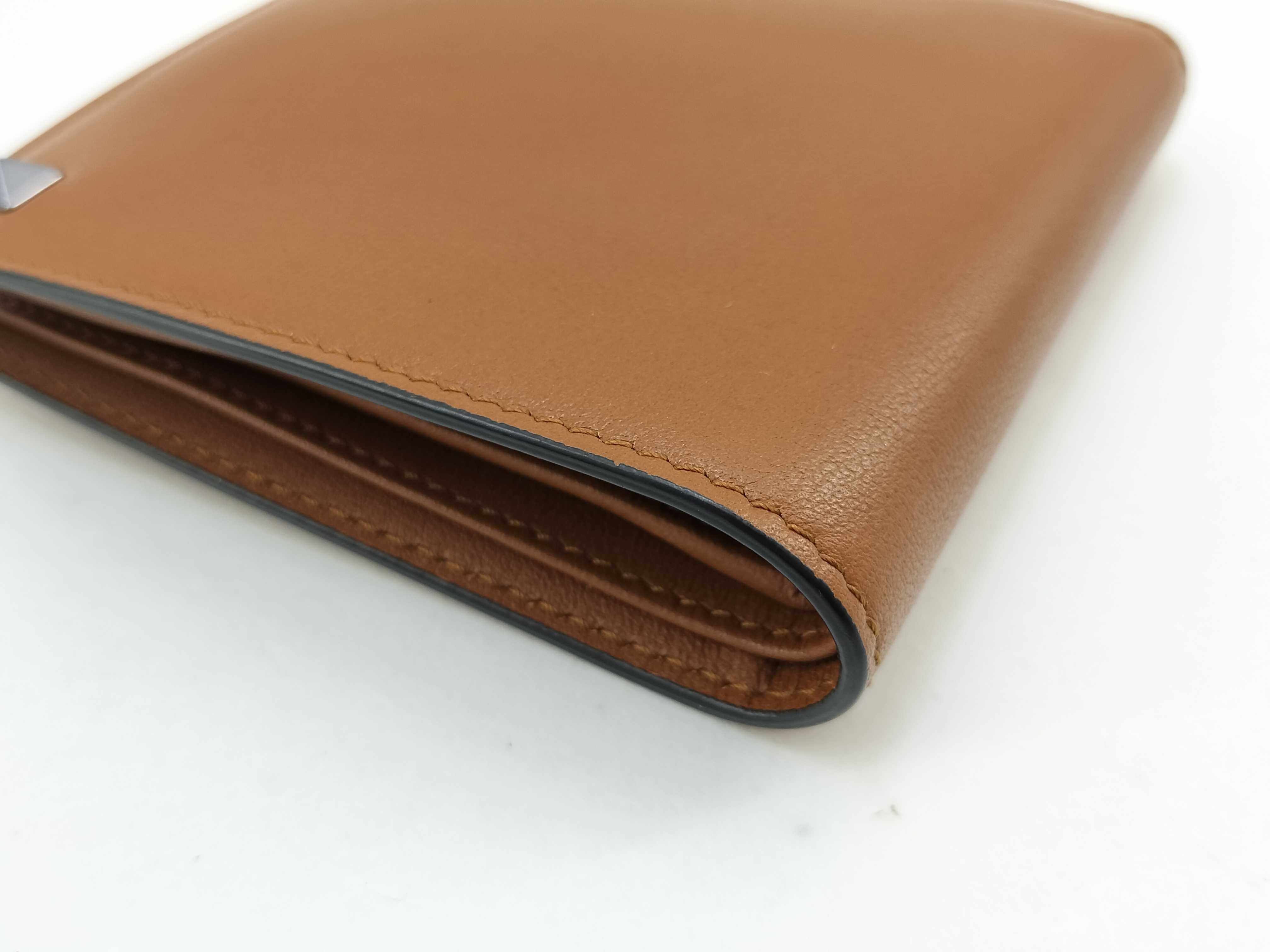 bi-fold wallet. Accessories: Box, dust bag, bill compartment. — view 6