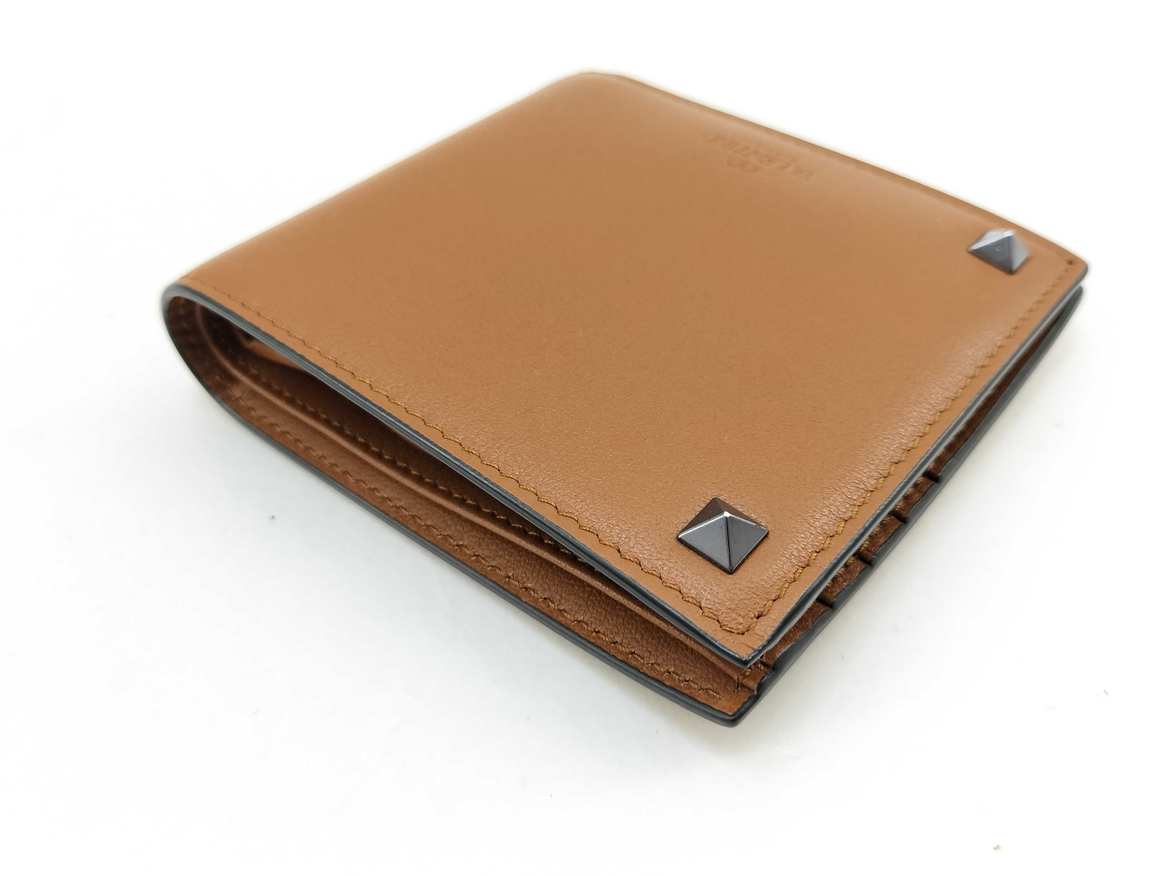 bi-fold wallet. Accessories: Box, dust bag, bill compartment. — view 7