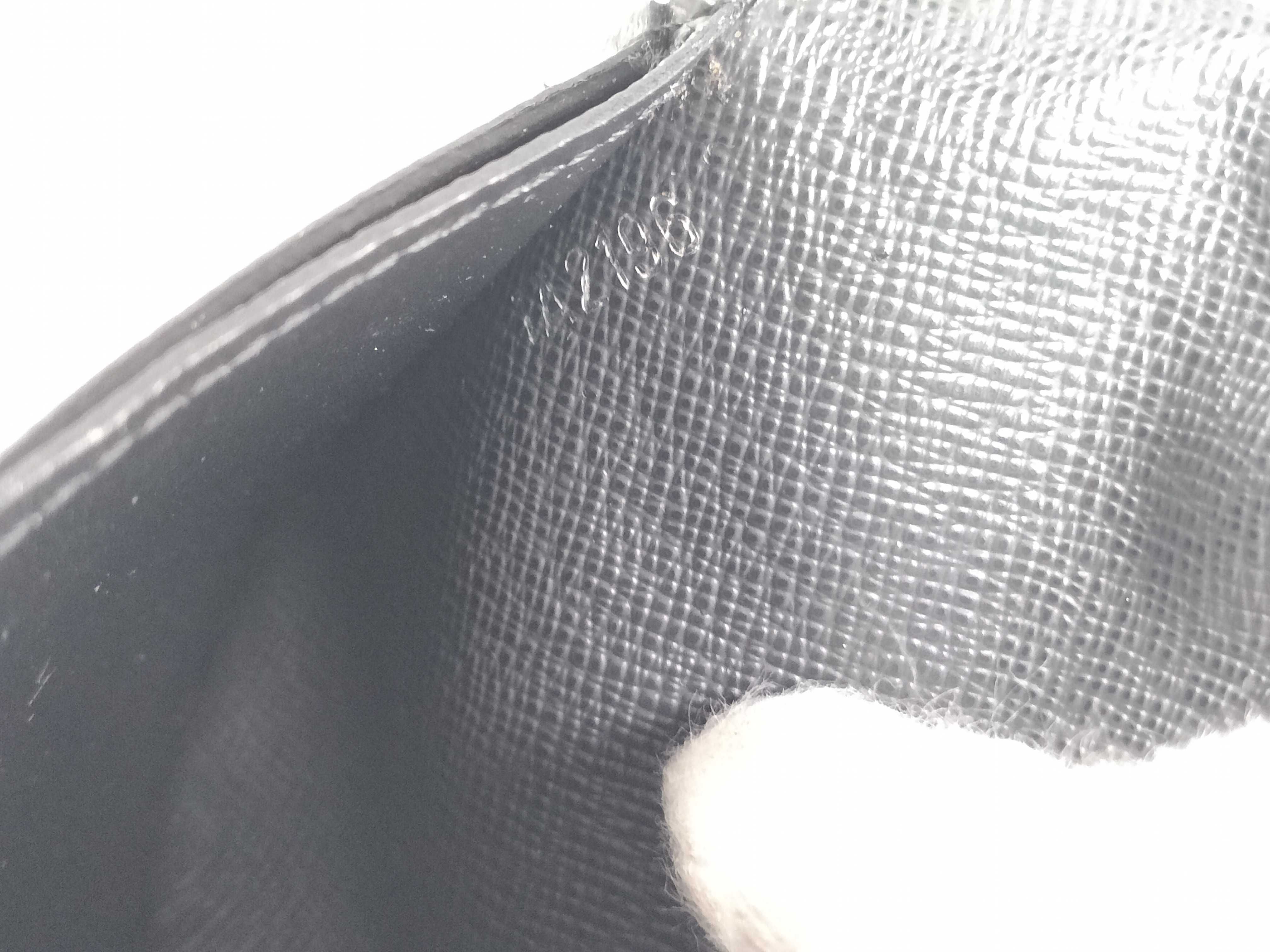 Taiga Louis Vuitton Portefeuille Long Billfold — view 13