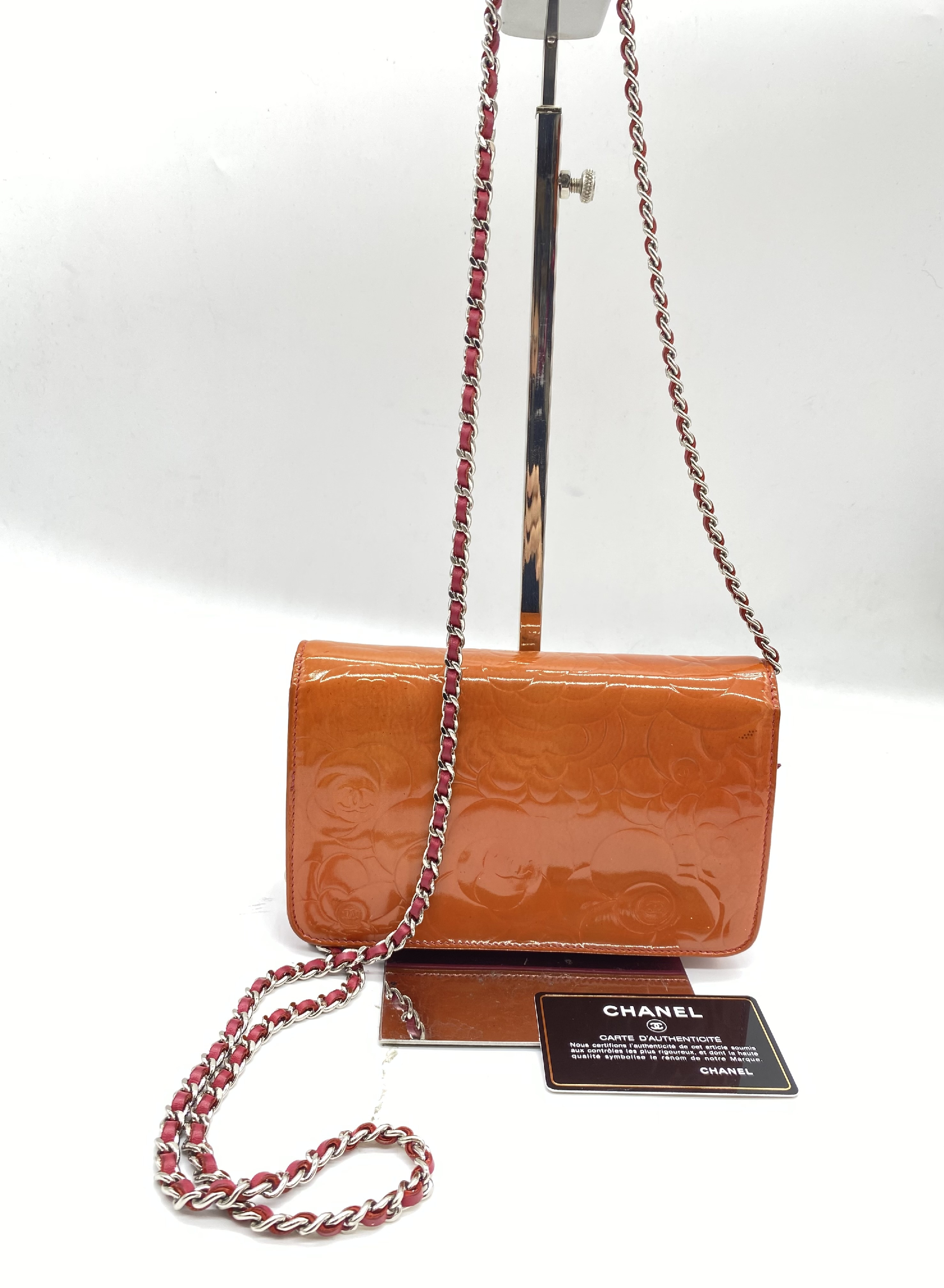 Camellia Seal G Card Chain Wallet Shoulder Bag — view 2