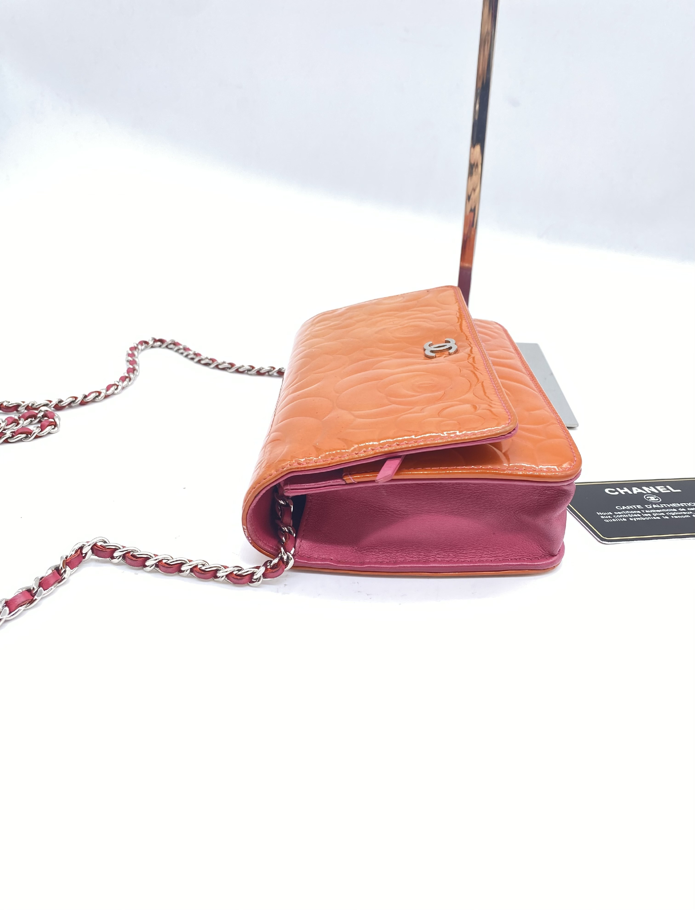 Camellia Seal G Card Chain Wallet Shoulder Bag — view 4