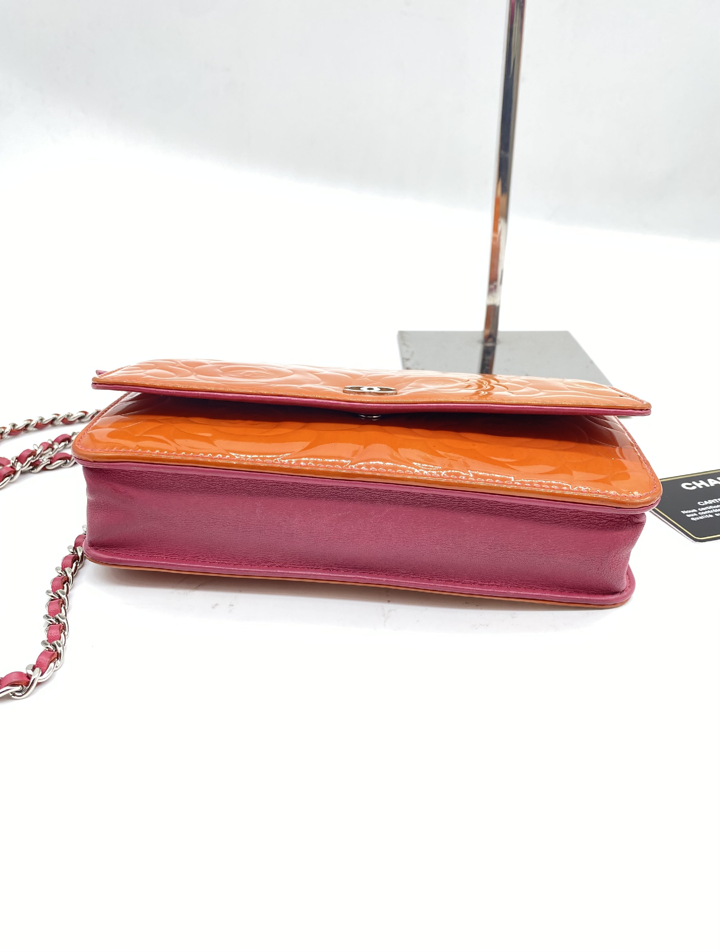 Camellia Seal G Card Chain Wallet Shoulder Bag — view 8