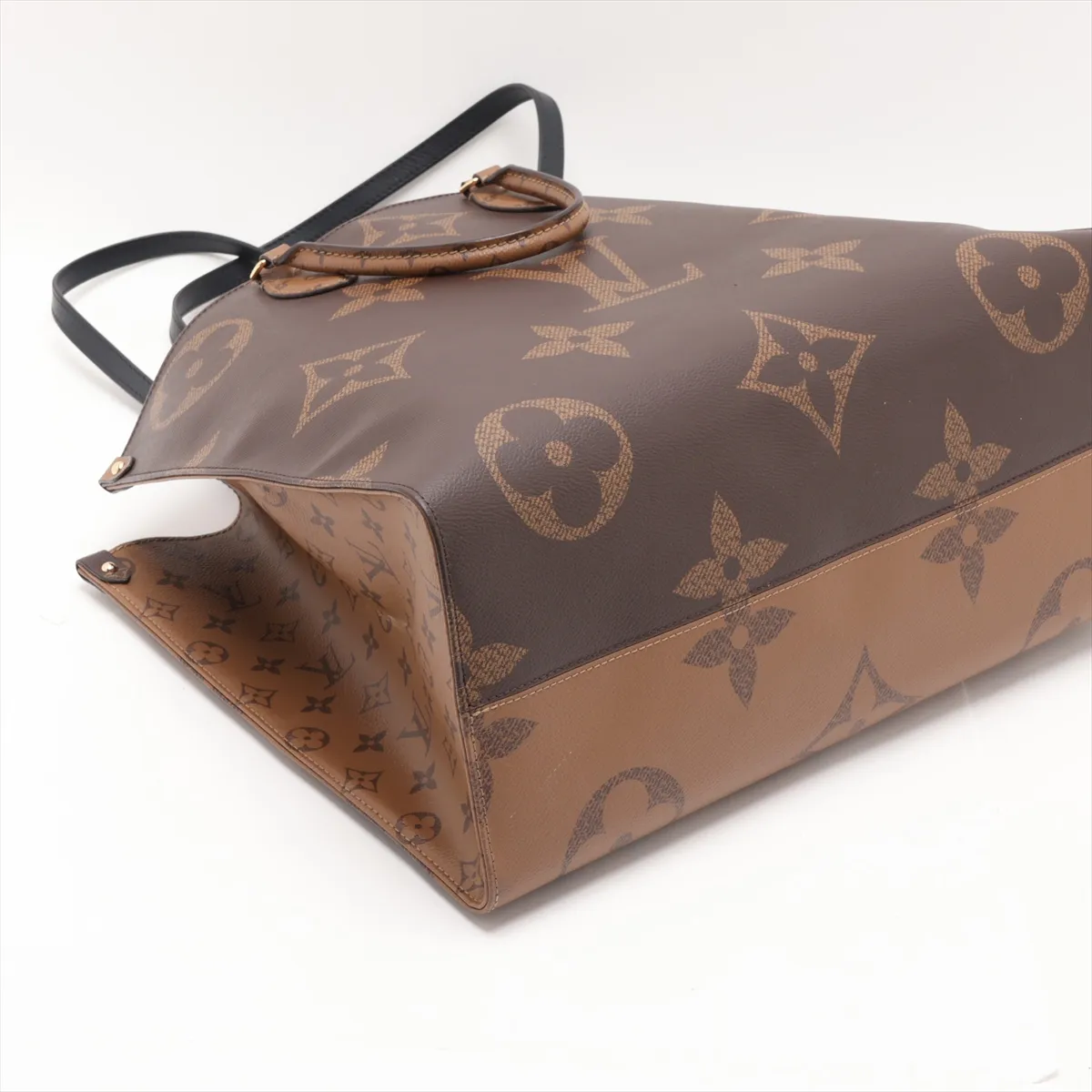 Giant Monogram Reverse OnTheGo GM M45320 FN0271 Brown (RFID detected) — view 4