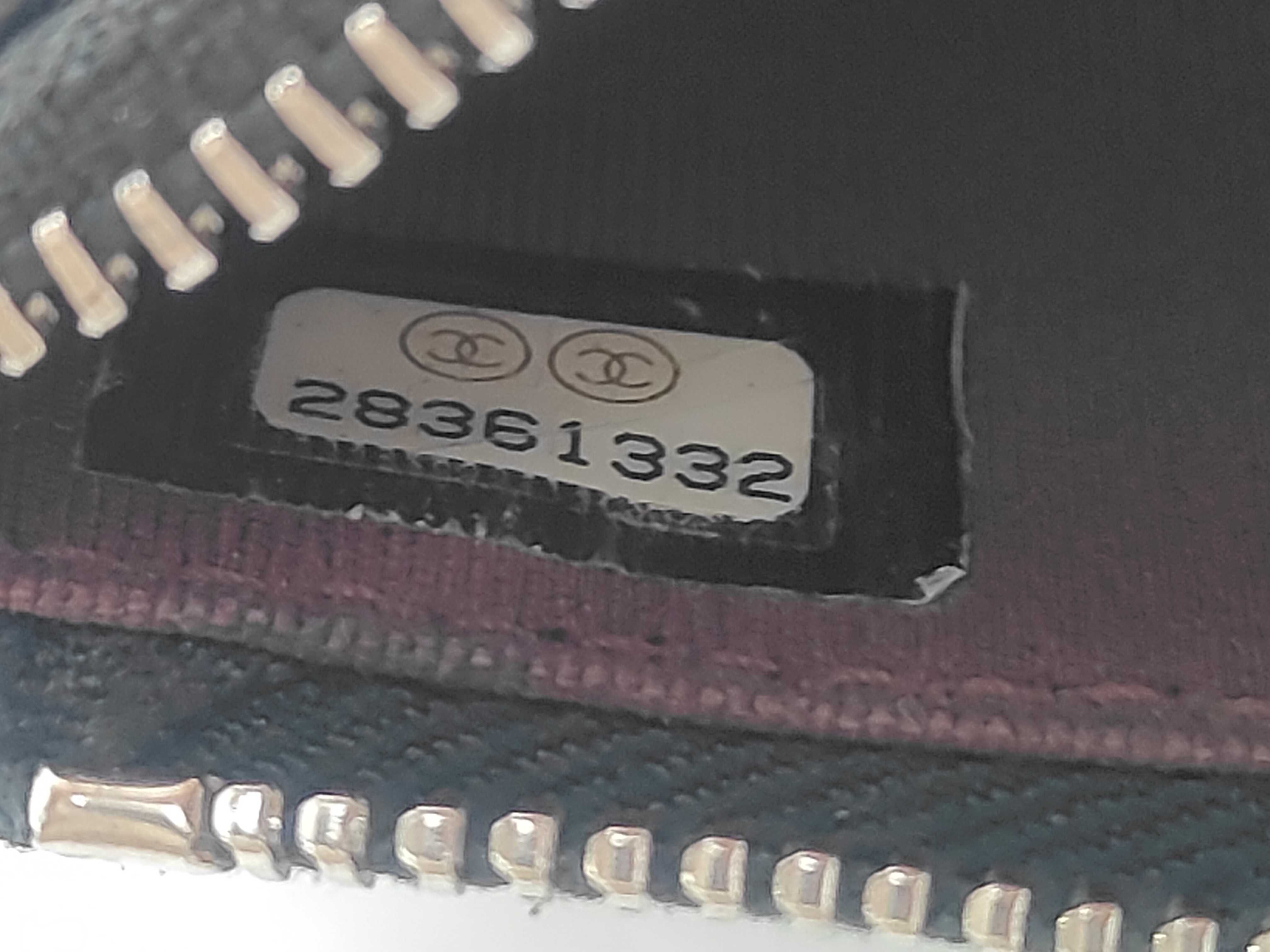 Matelassé long wallet, with original seal. — view 6