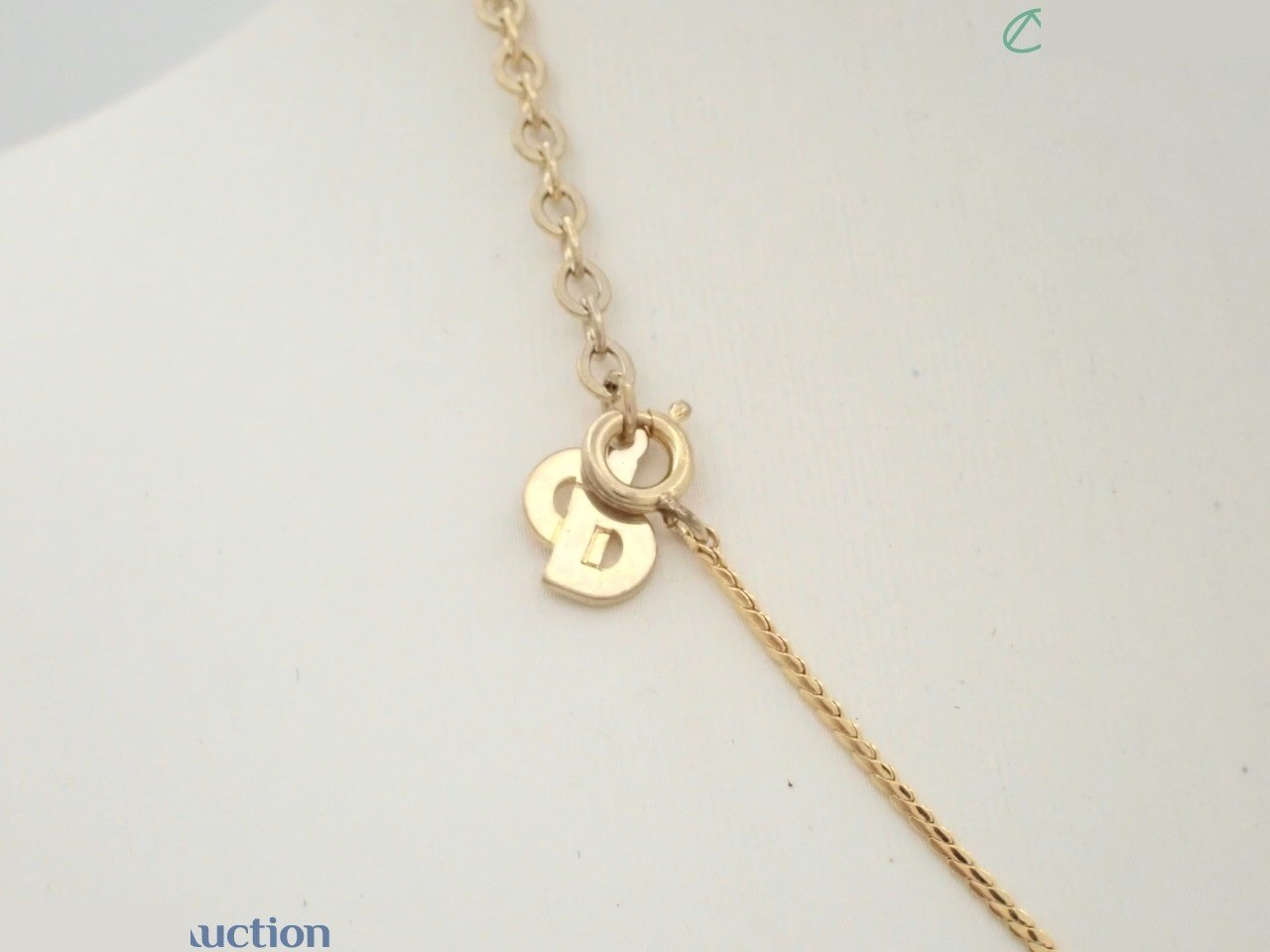 Other line: Precious metal necklaces and pendants, neck circumference approximately 46 cm. — view 2