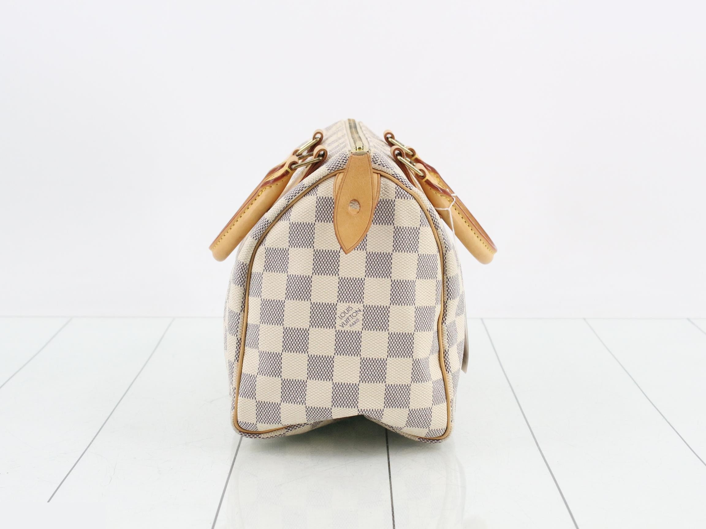 handbag — view 3