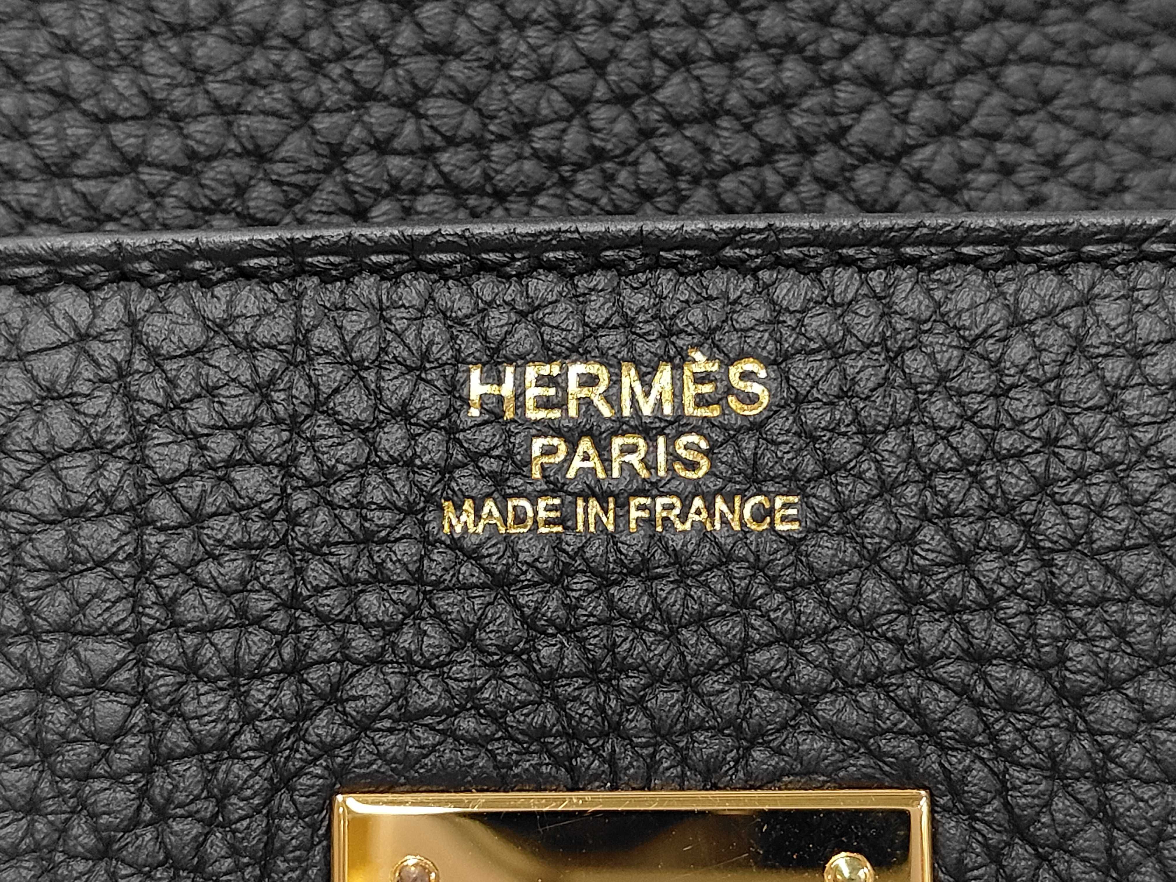 Birkin 30 Black Handbag with Gold Hardware — view 10