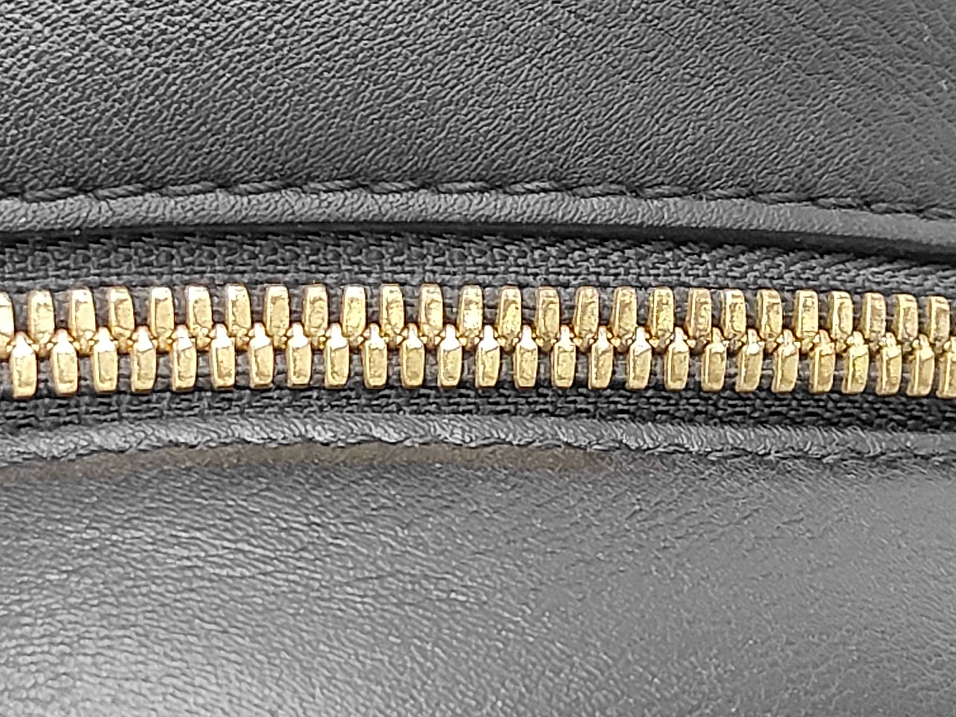 LV Vernis Boite Chapeau Souple Shoulder Bag — view 4
