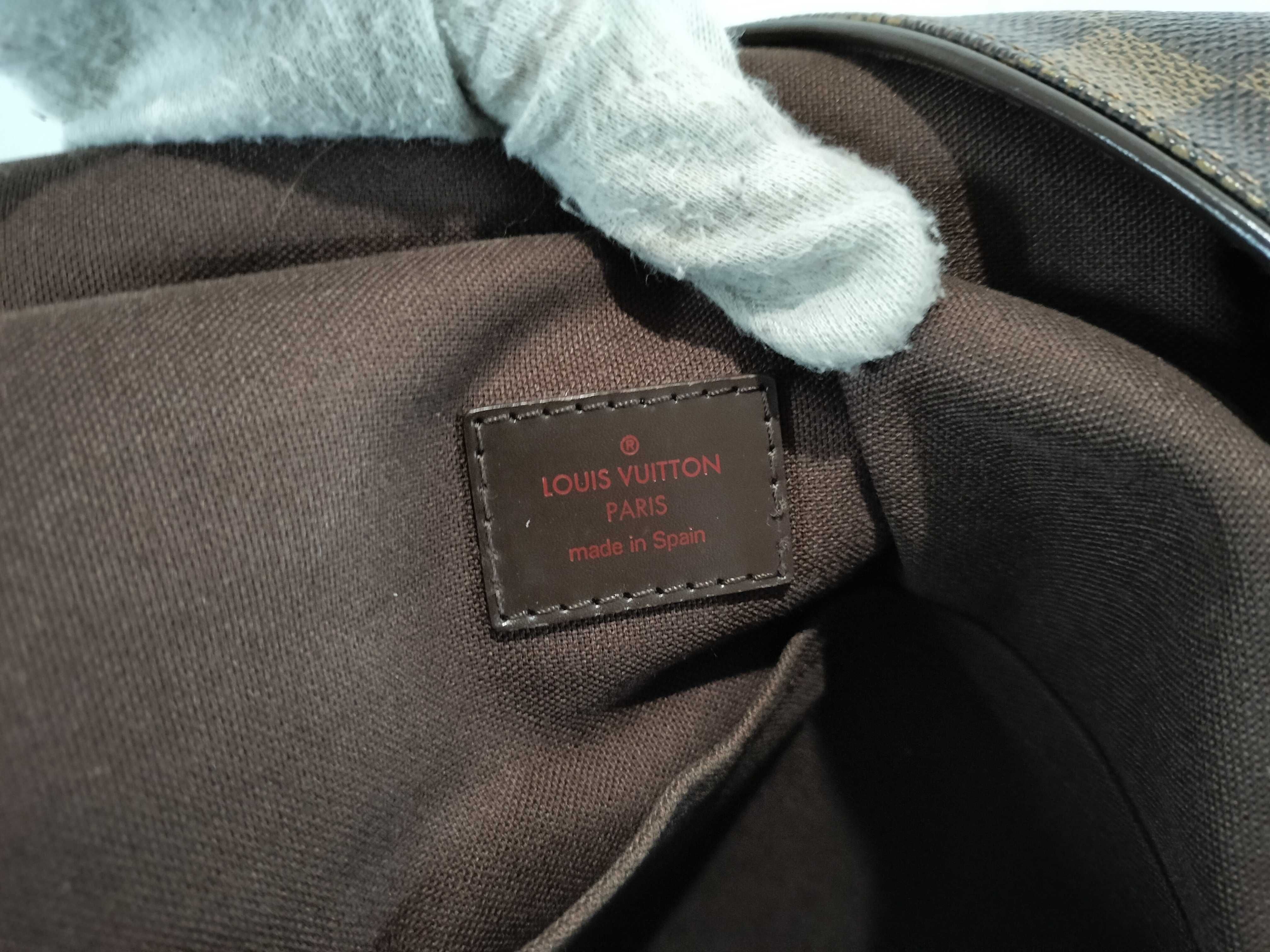 Damier Brooklyn MM Messenger Bag Shoulder Bag — view 11