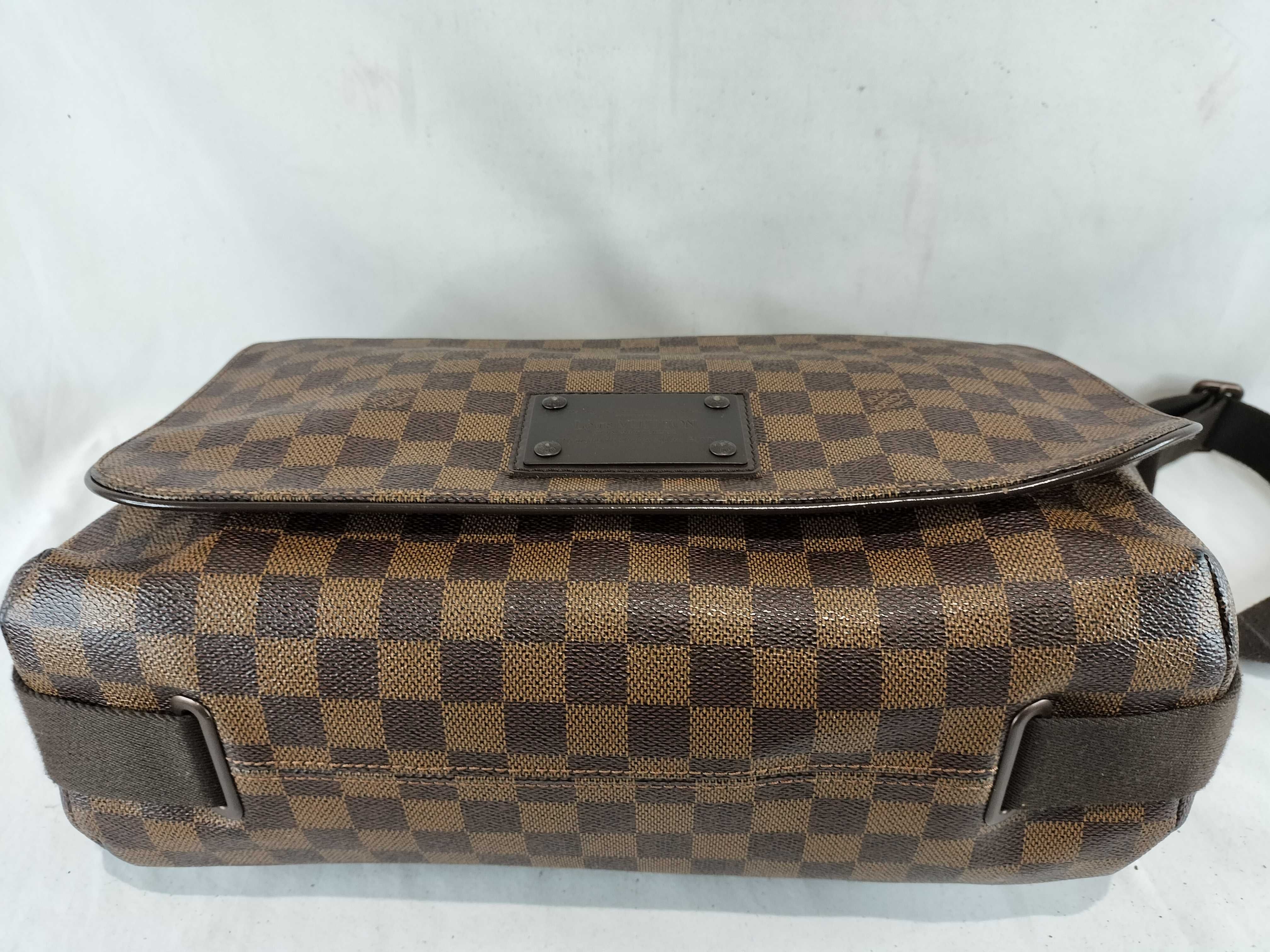 Damier Brooklyn MM Messenger Bag Shoulder Bag — view 8