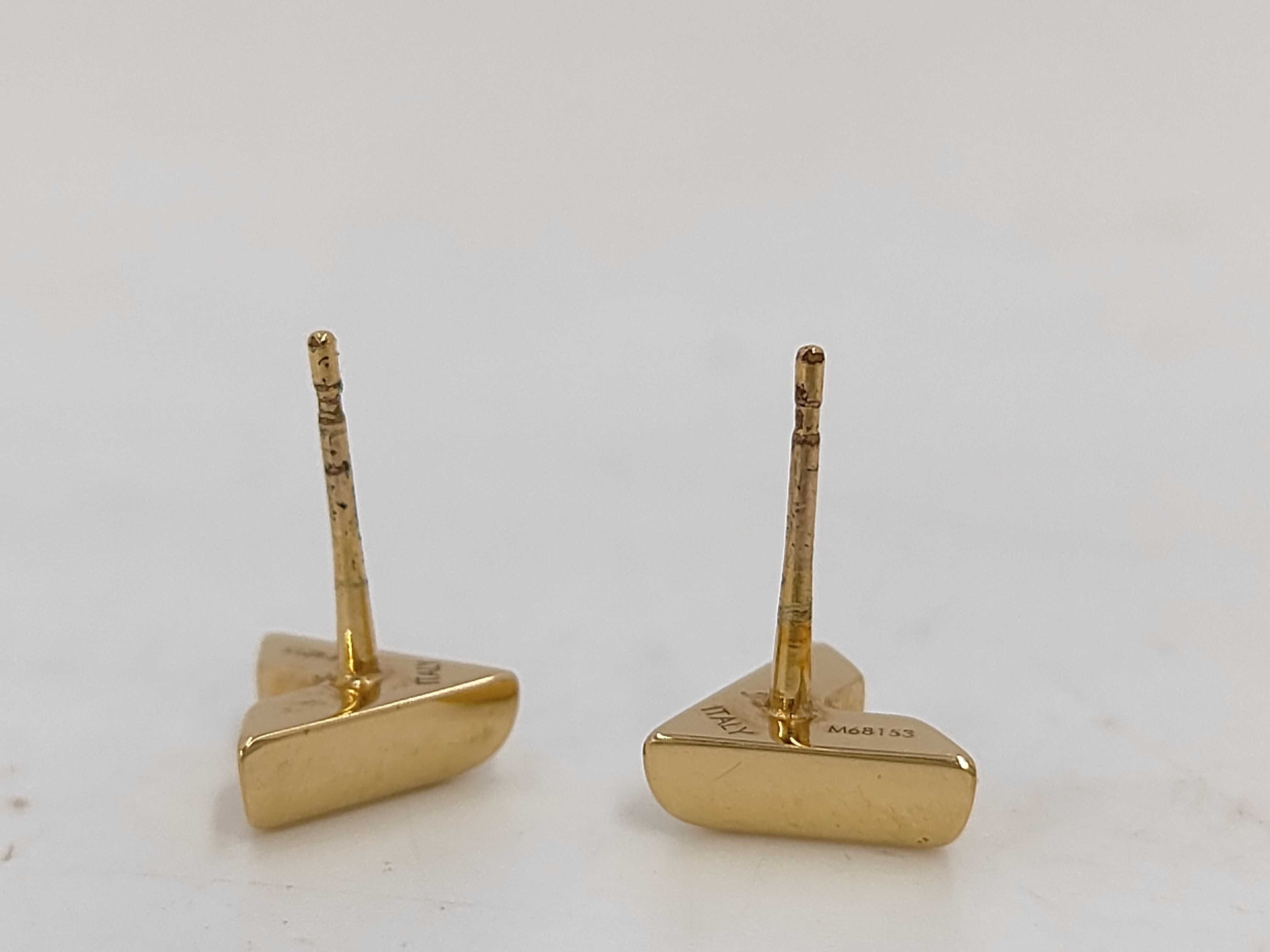 68153 Essential V Earrings — view 2