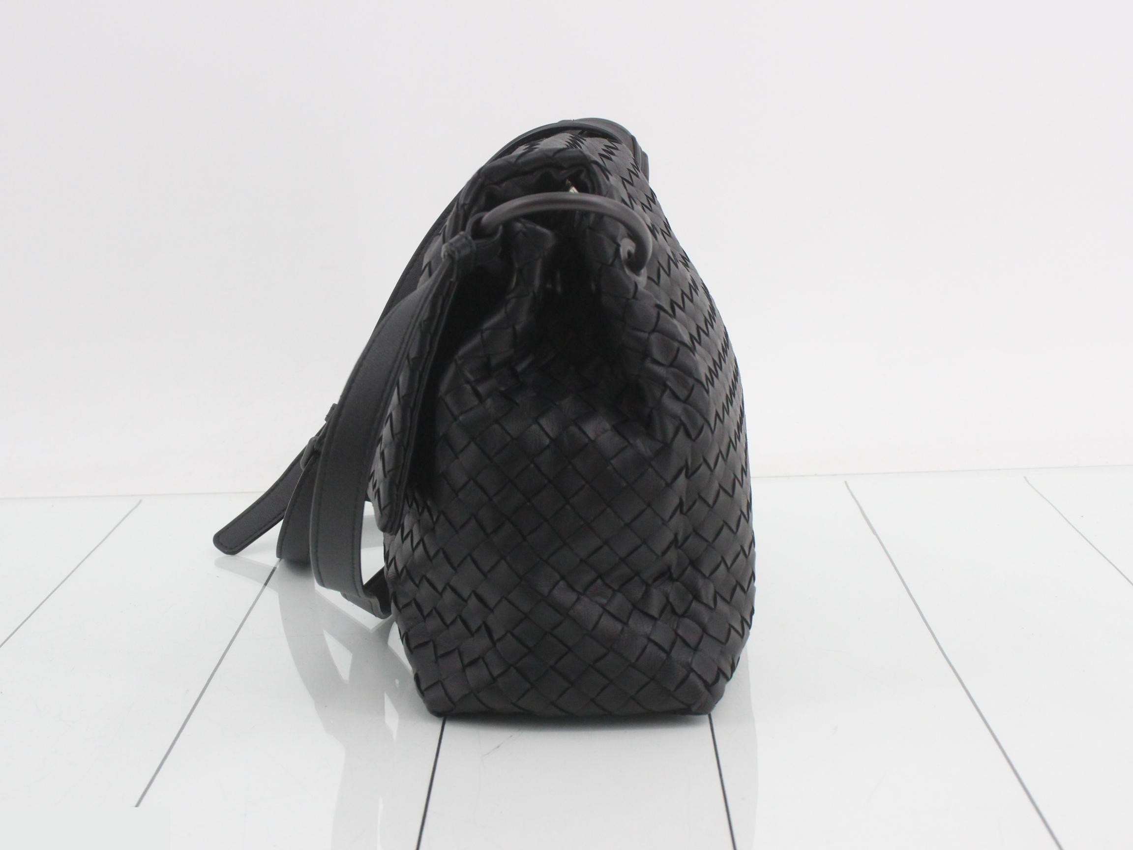 Intrecciato (Bag) - Shoulder Bag - Black — view 3