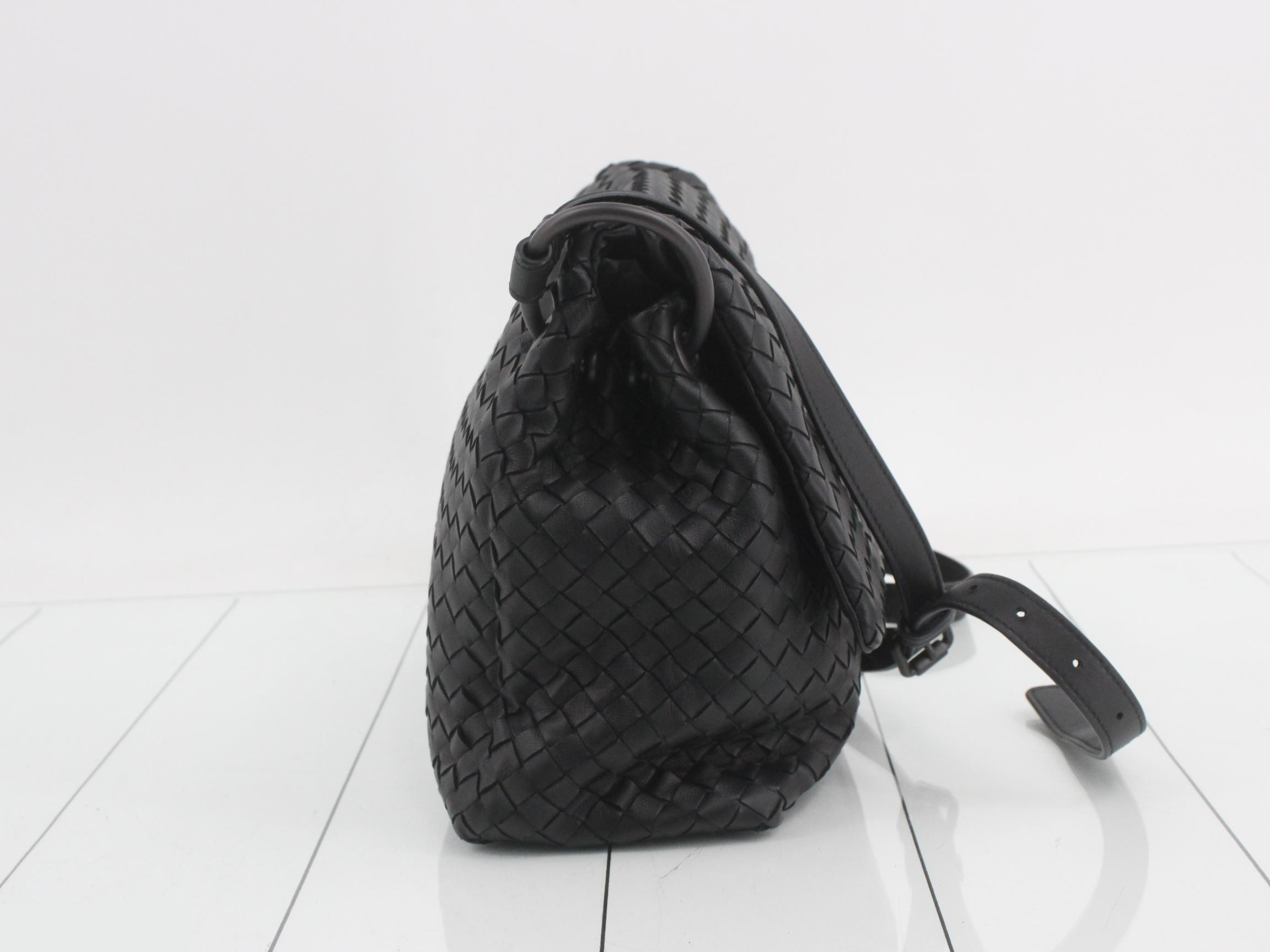 Intrecciato (Bag) - Shoulder Bag - Black — view 4