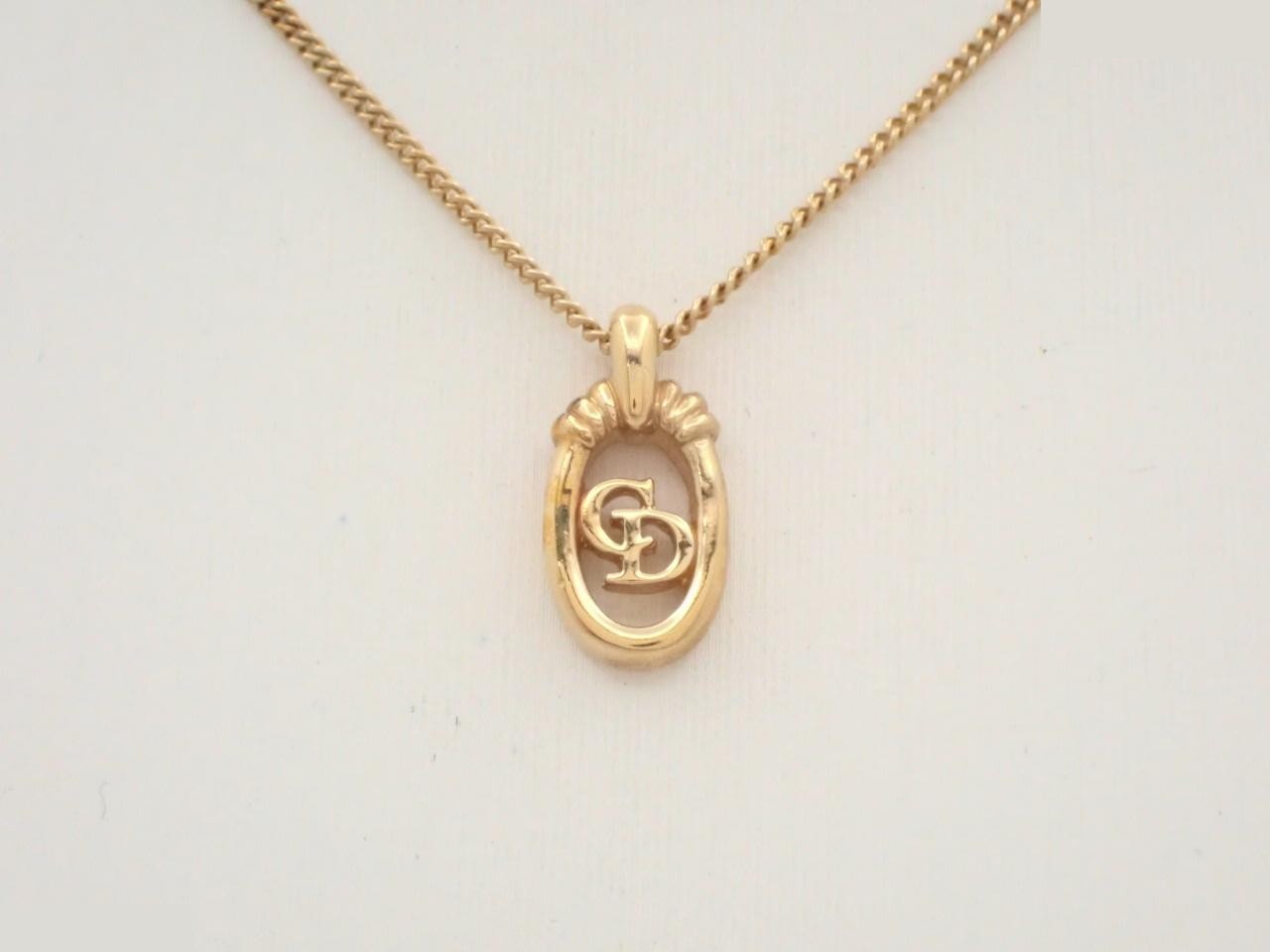 Other lines: Precious metals, necklaces, pendants
