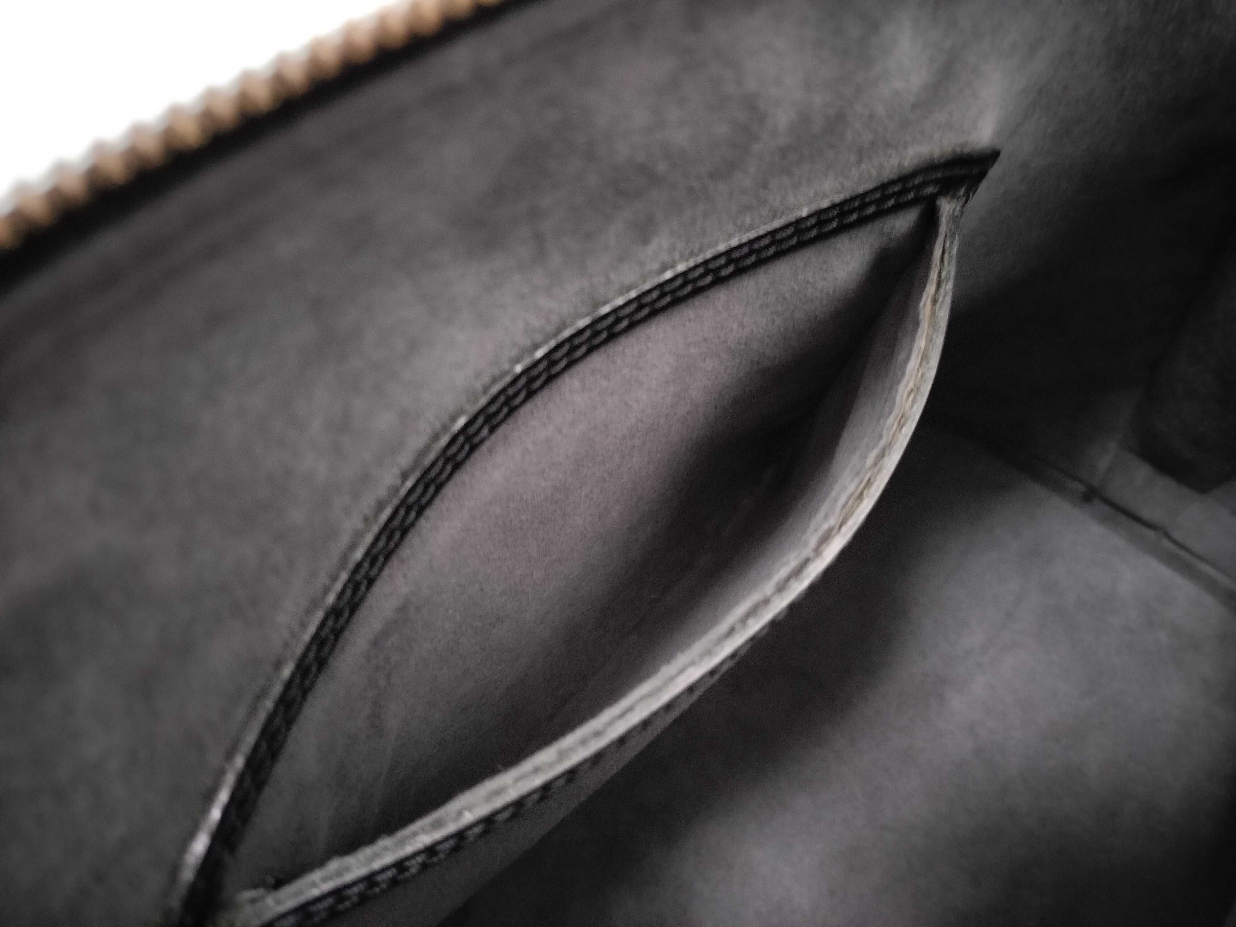 Epi Alma PM Noir M52802 Handbag — view 11