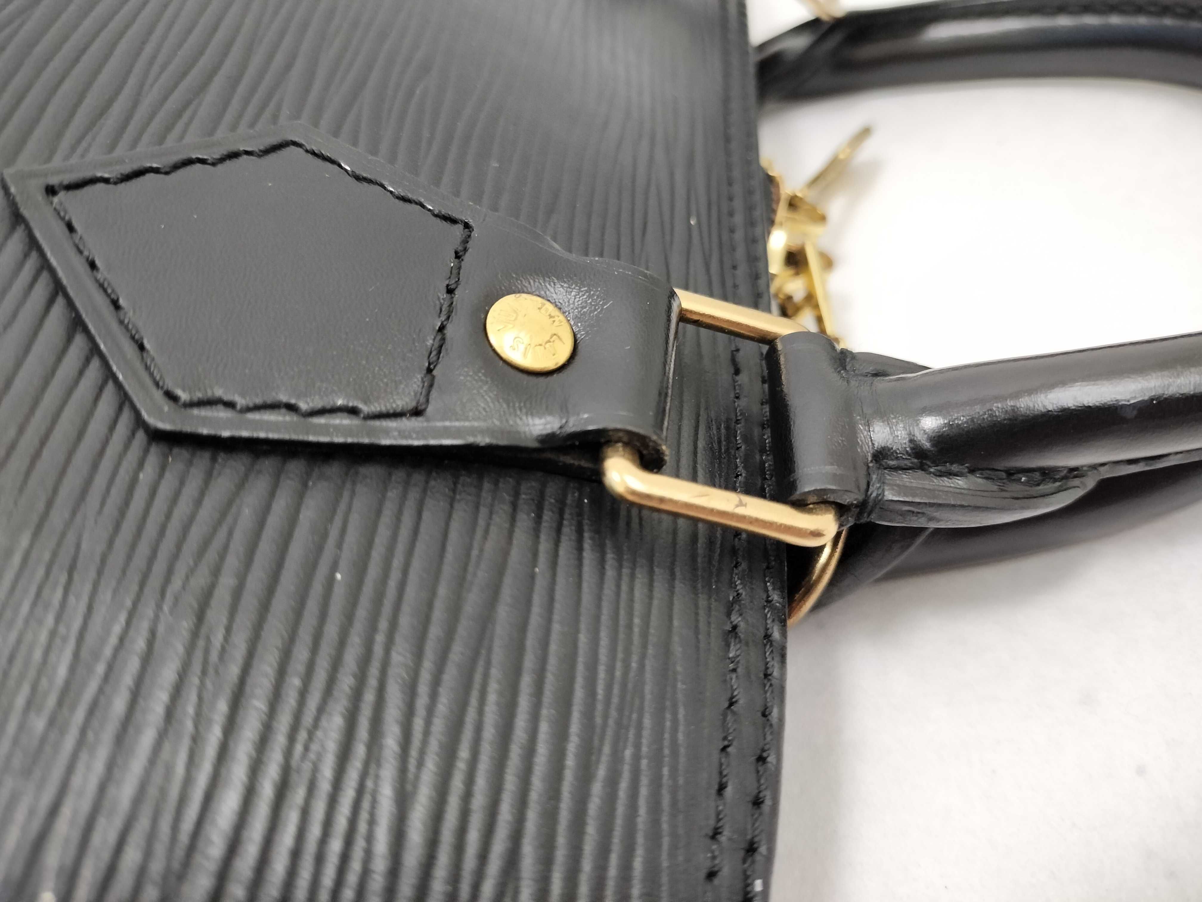 Epi Alma PM Noir M52802 Handbag — view 5