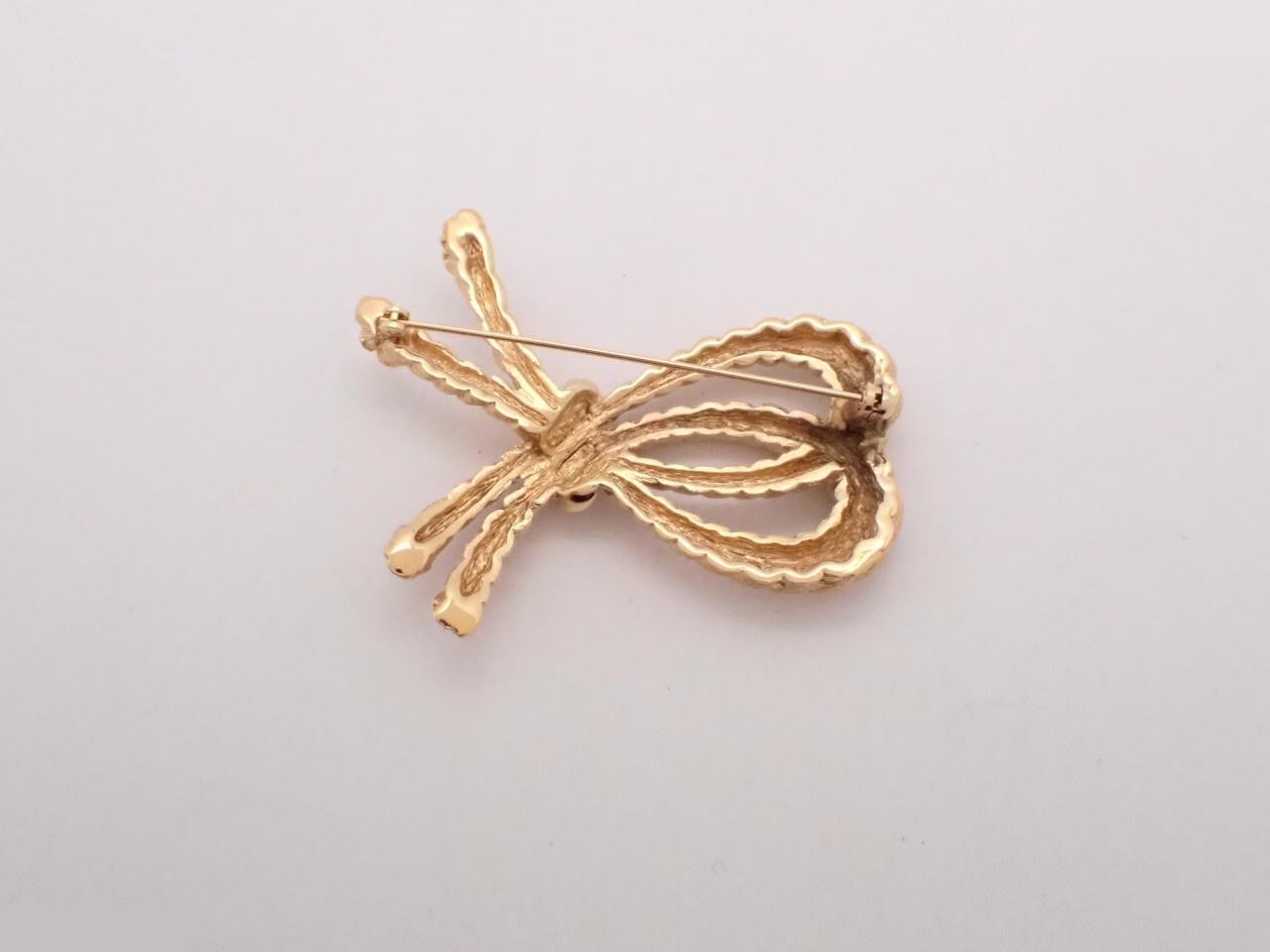 Ribbon Twist Brooch, Gold — view 2
