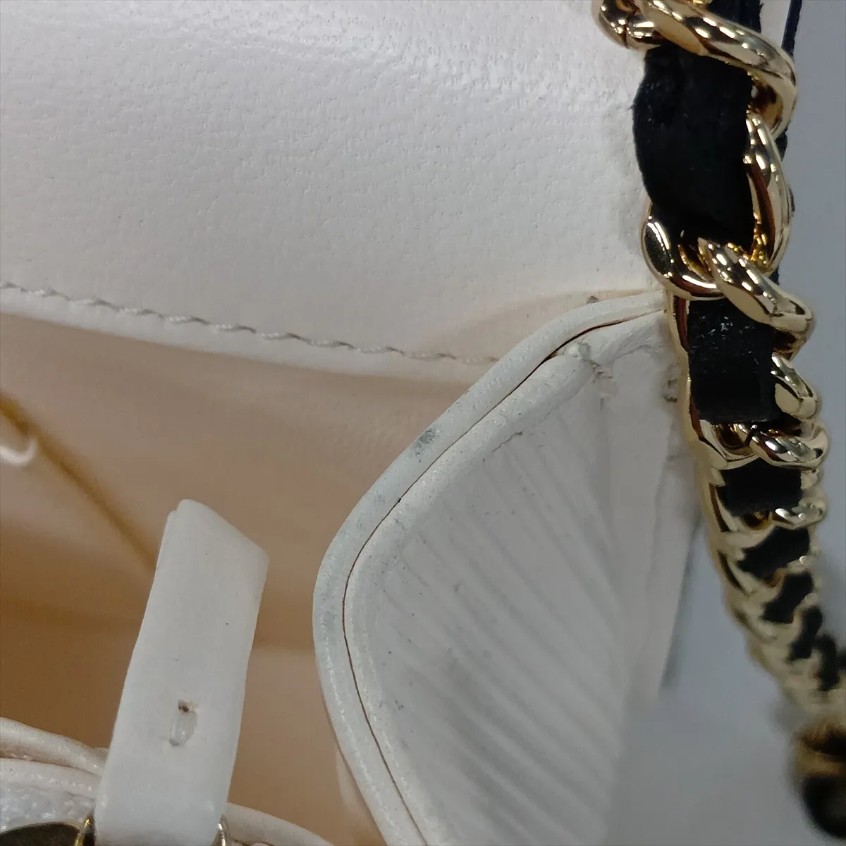 Matelassé Lambskin Chain Shoulder Bag Book Black x White Gold Hardware E0K3UU29 Random Plate Sale — view 15