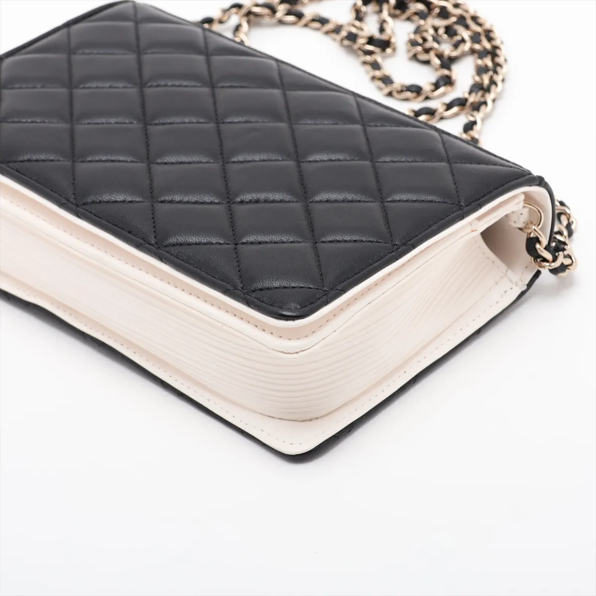 Matelassé Lambskin Chain Shoulder Bag Book Black x White Gold Hardware E0K3UU29 Random Plate Sale — view 3