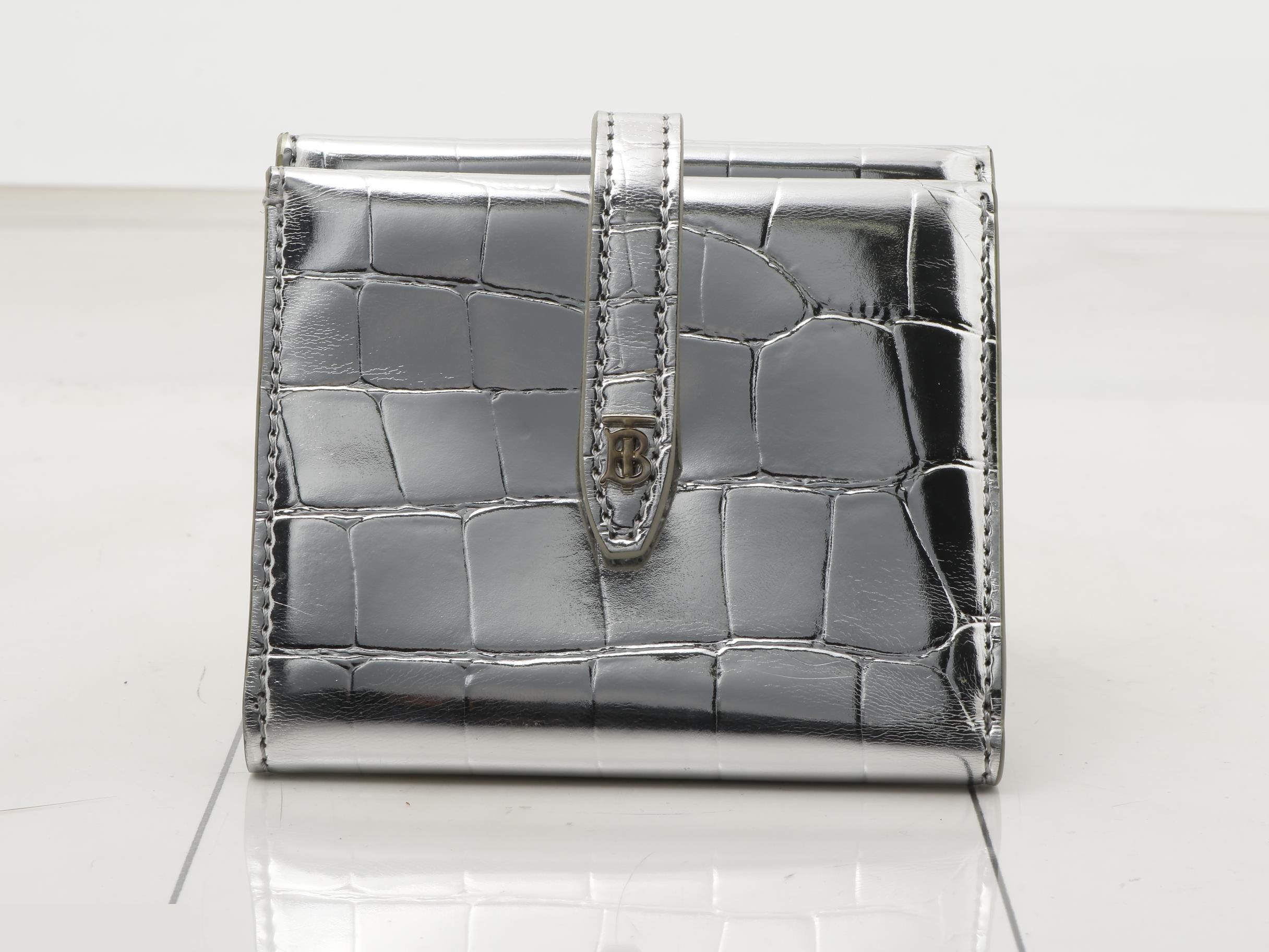 Bi-fold wallet, crocodile embossed, silver — view 2
