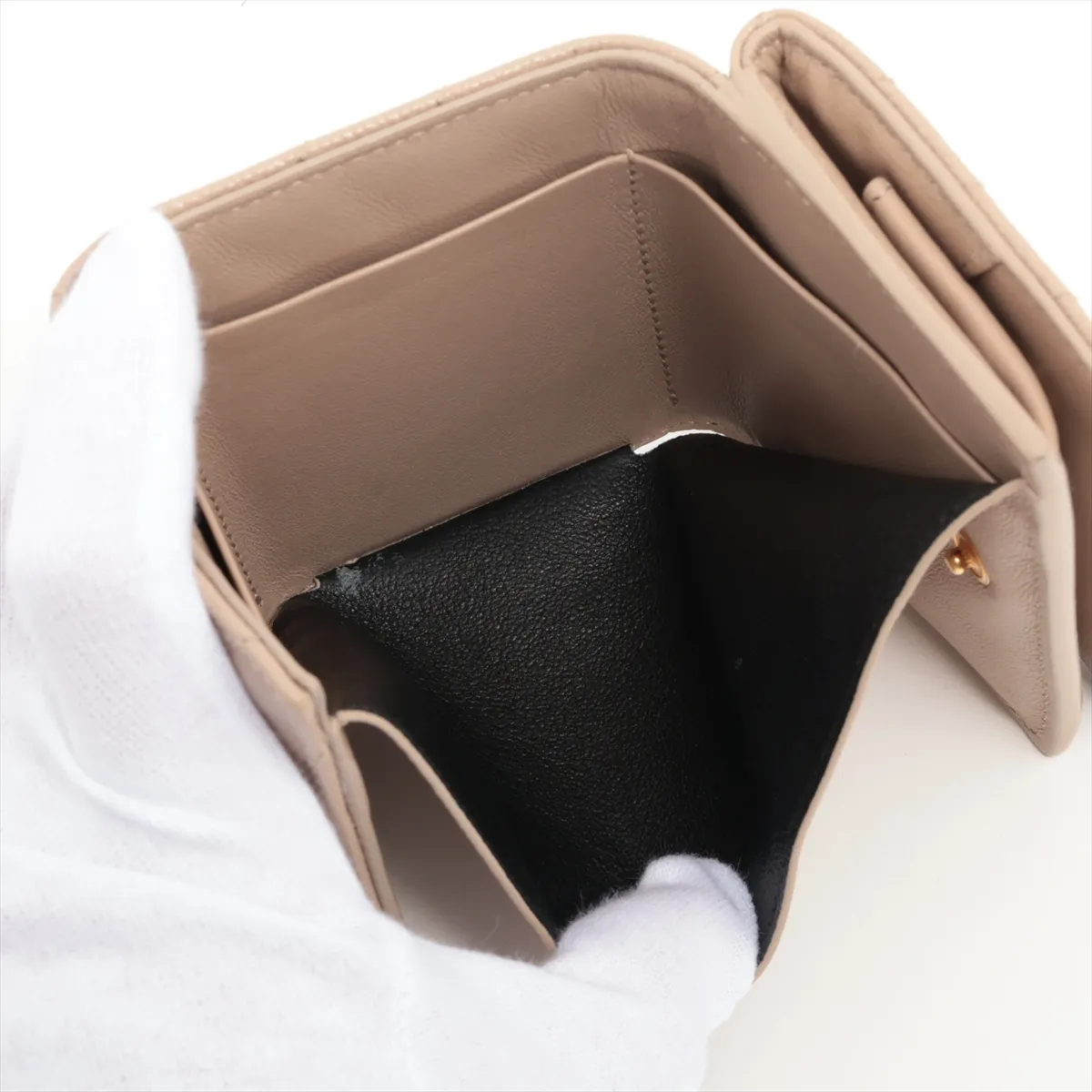 V-stitch YSL logo 668274 Leather Compact Wallet Beige — view 5