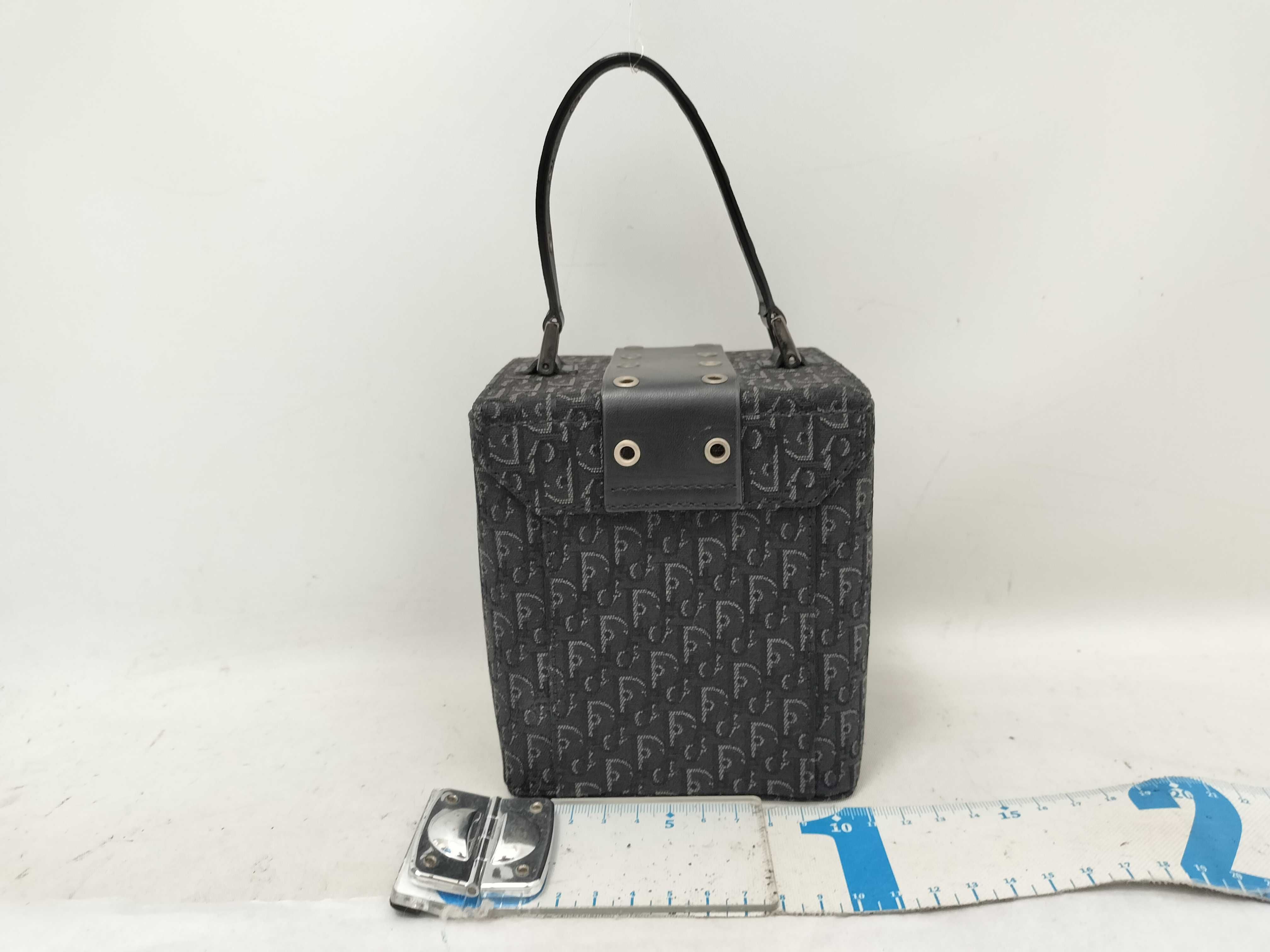Trotter Street Chic Vanity Black Handbag — view 2