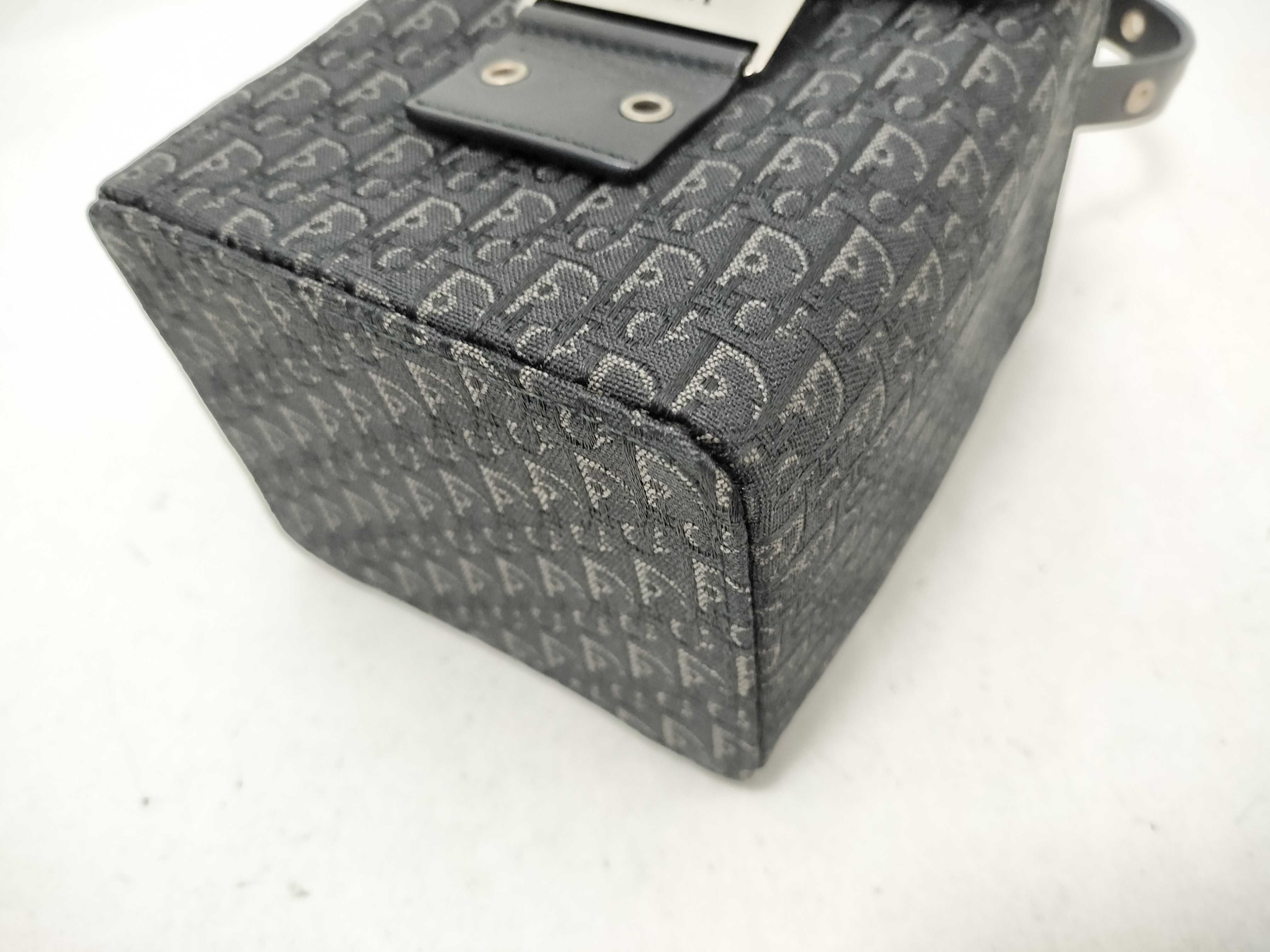 Trotter Street Chic Vanity Black Handbag — view 6