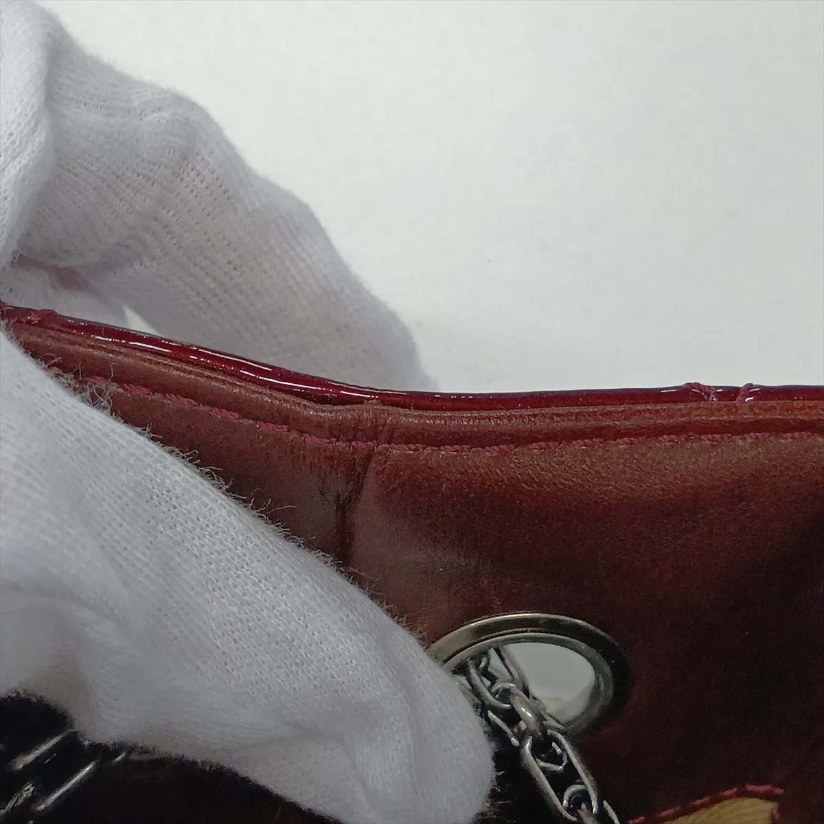 Matelassé Patent Leather Chain Shoulder Bag, Size 2.55, Red, Gunmetal Hardware, Item Number 15432358 (Serial Number in the 15s range) — view 13