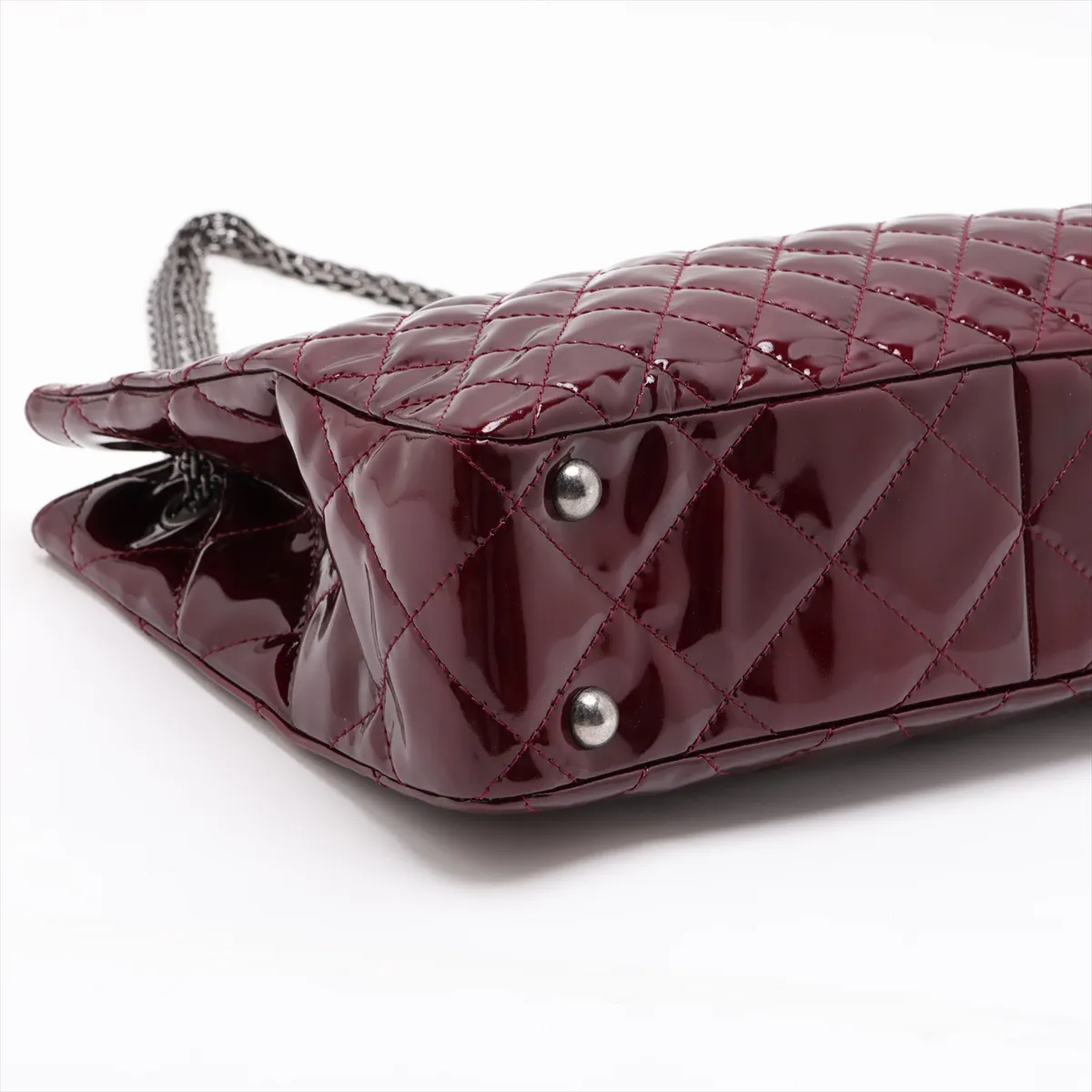 Matelassé Patent Leather Chain Shoulder Bag, Size 2.55, Red, Gunmetal Hardware, Item Number 15432358 (Serial Number in the 15s range) — view 4