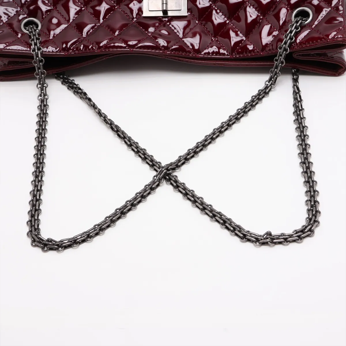 Matelassé Patent Leather Chain Shoulder Bag, Size 2.55, Red, Gunmetal Hardware, Item Number 15432358 (Serial Number in the 15s range) — view 5