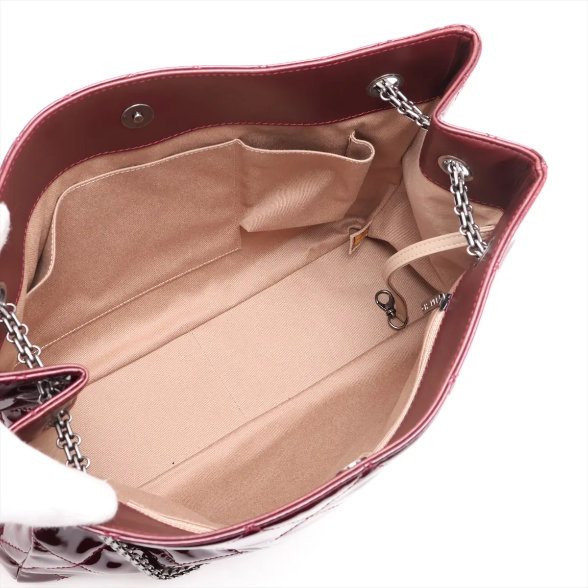 Matelassé Patent Leather Chain Shoulder Bag, Size 2.55, Red, Gunmetal Hardware, Item Number 15432358 (Serial Number in the 15s range) — view 7
