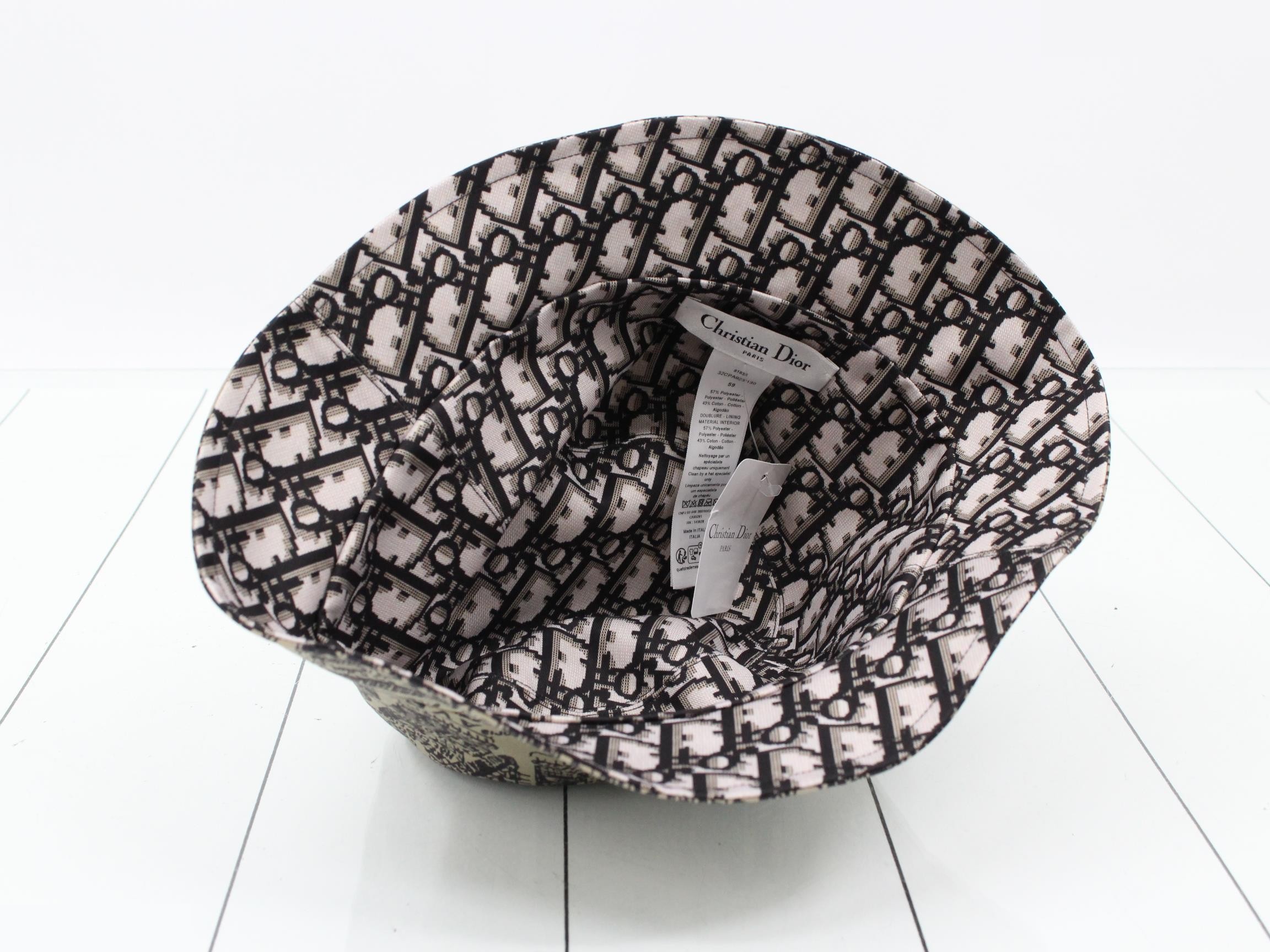 Unused hat with Paris map — view 3