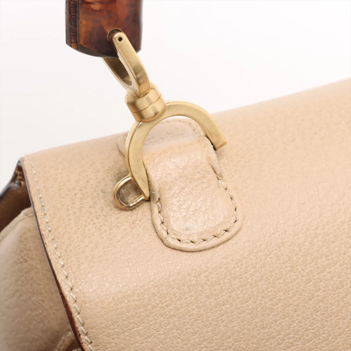 bamboo leather 2WAY handbag beige with mirror — view 15