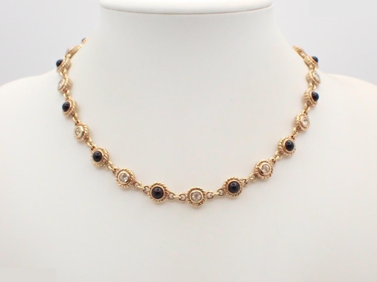 Other line: Precious metal necklaces and pendants, neck circumference approximately 42 cm. — view 3