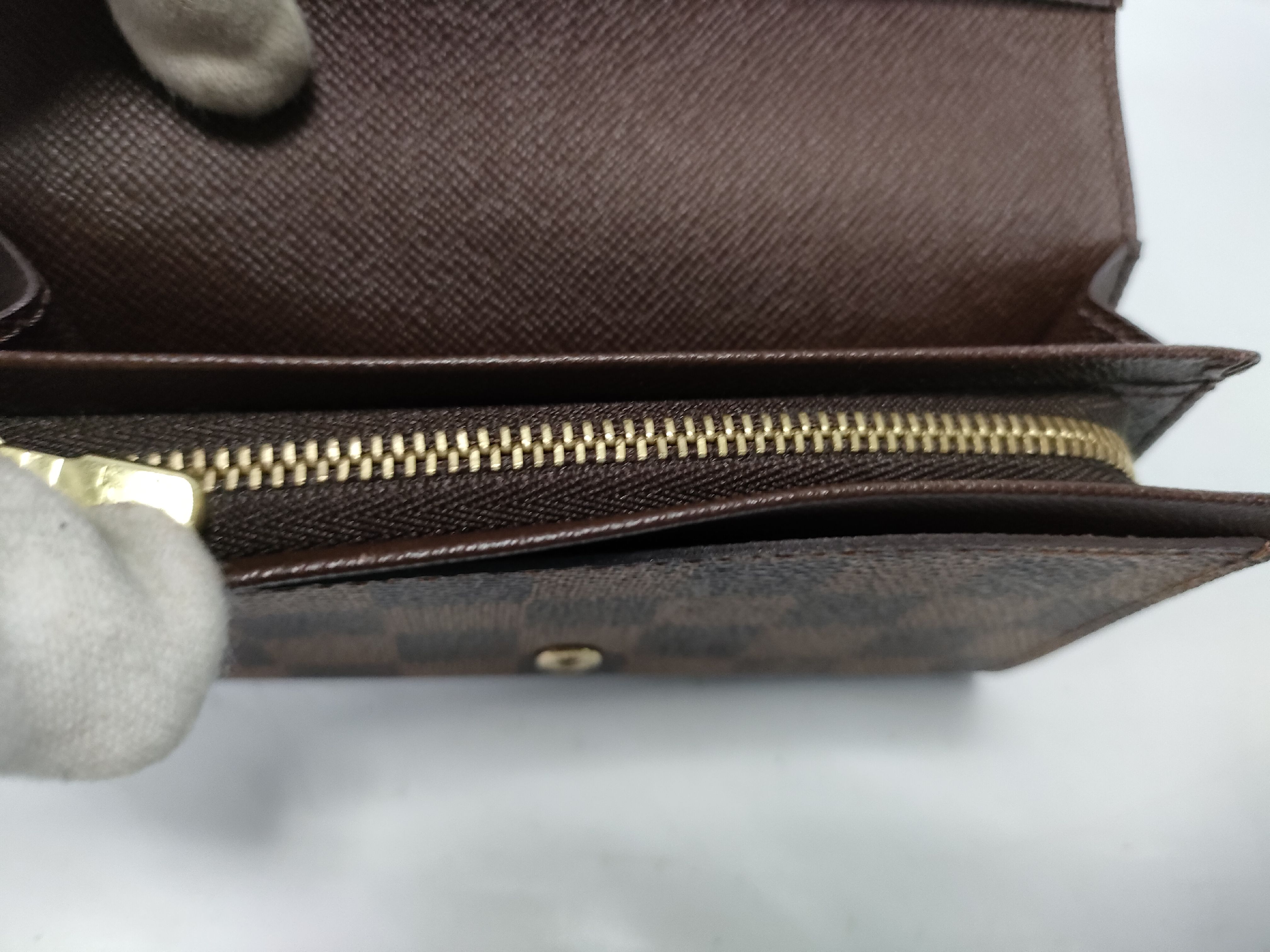 Damier Vuitton Tresor Damier Wallet — view 11