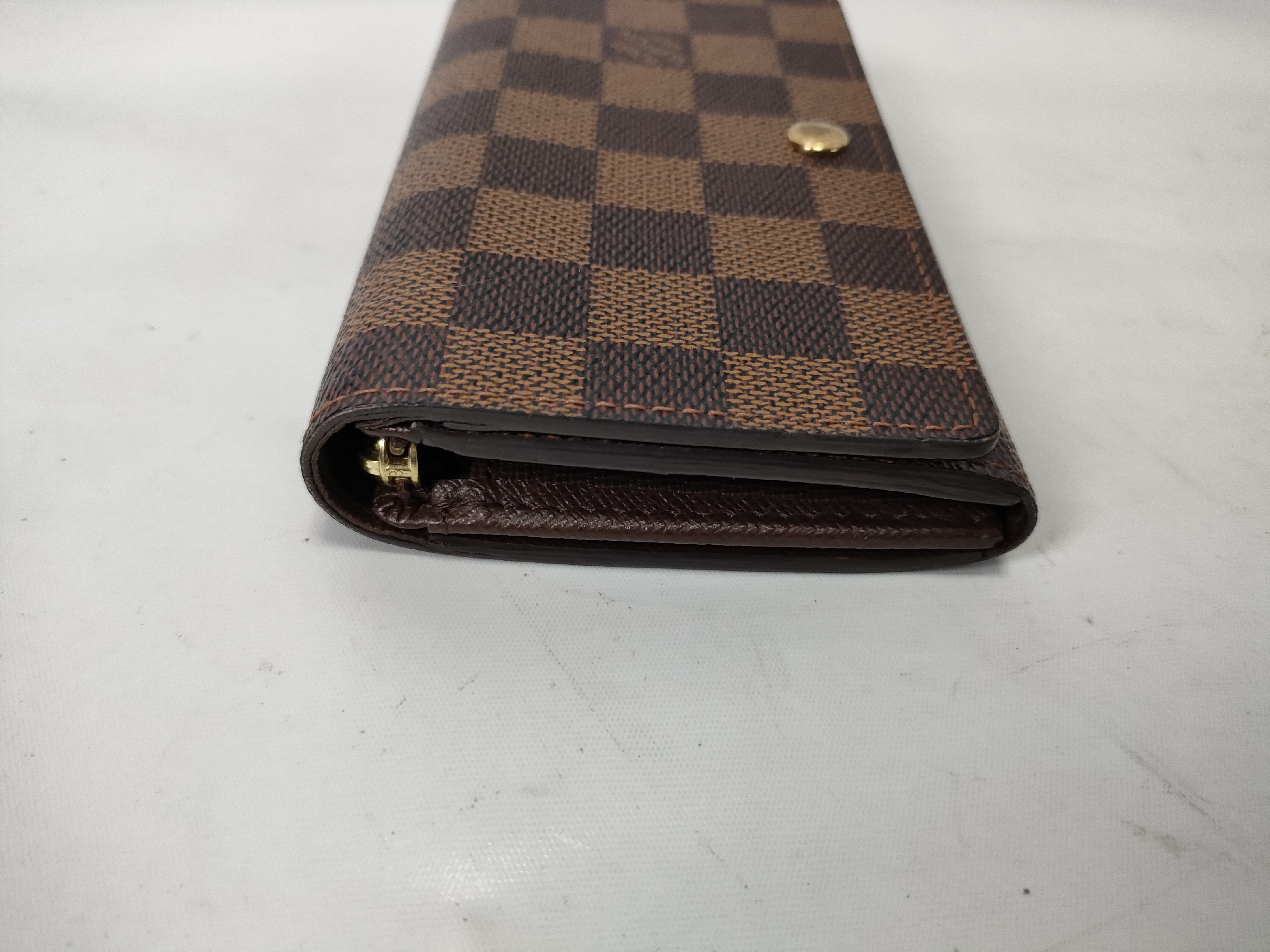 Damier Vuitton Tresor Damier Wallet — view 5