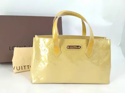 Vernis Wilshire PM Handbag